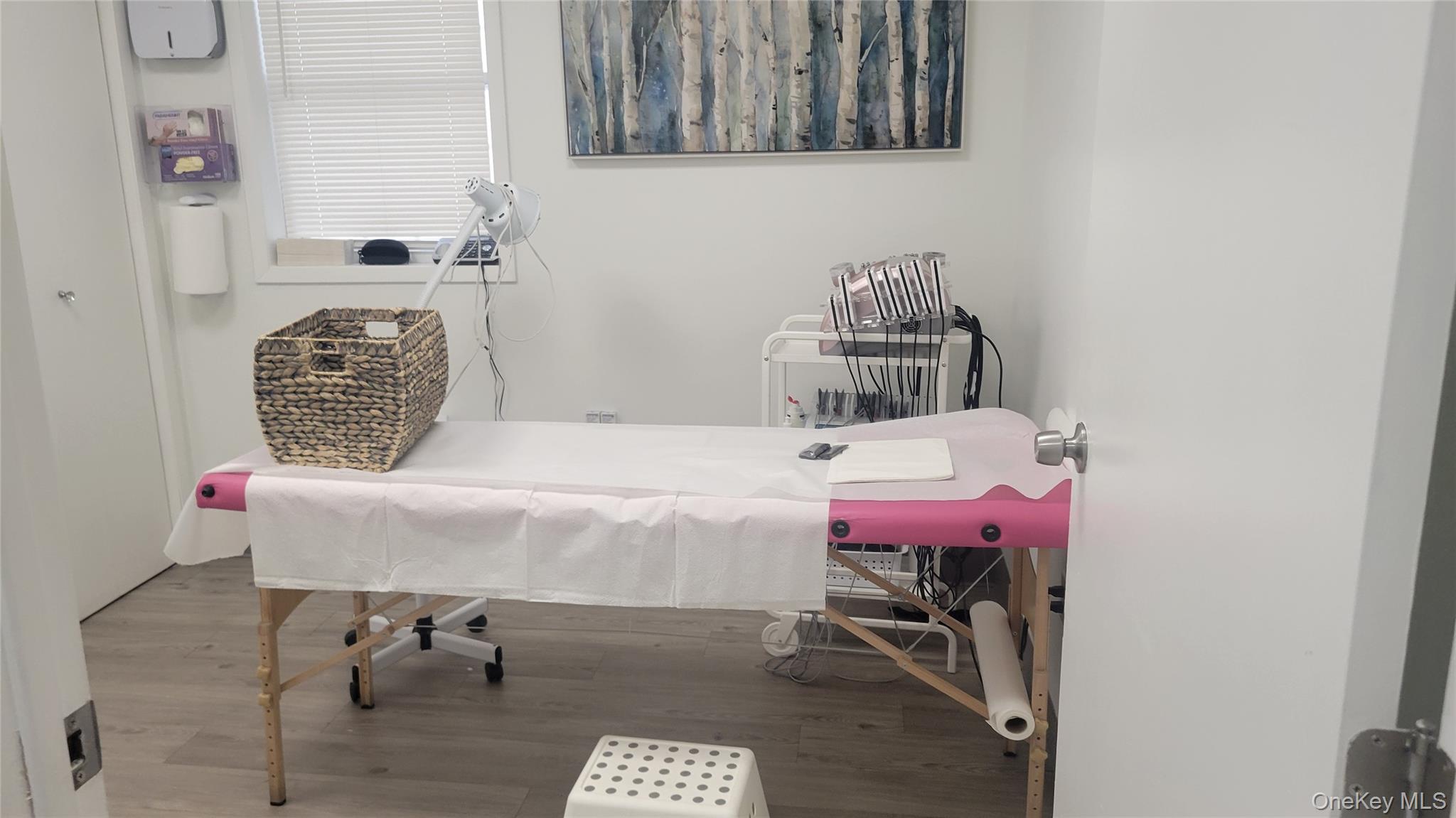 365 Broadway, Amityville, NY 11701