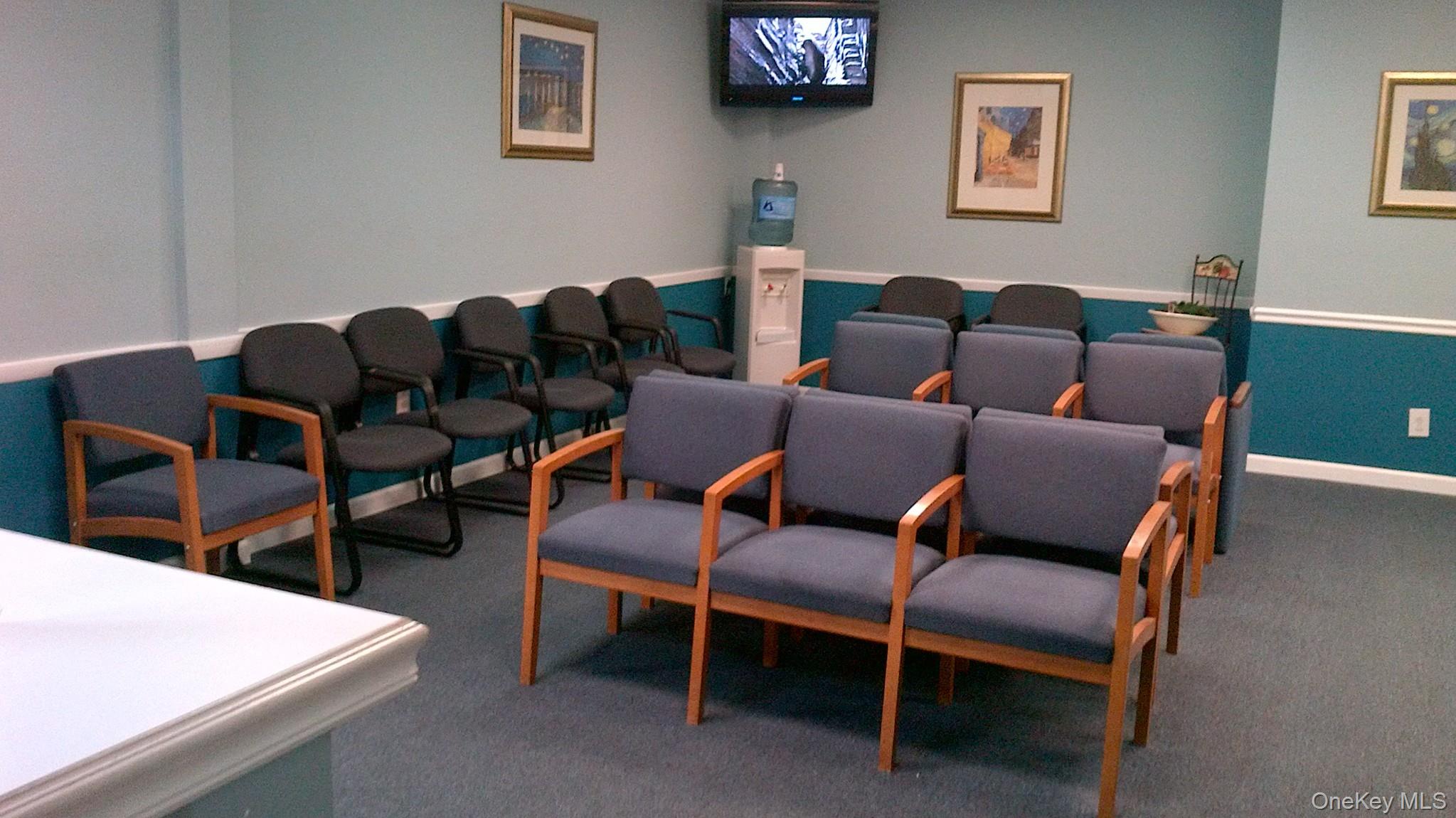 365 Broadway, Amityville, NY 11701