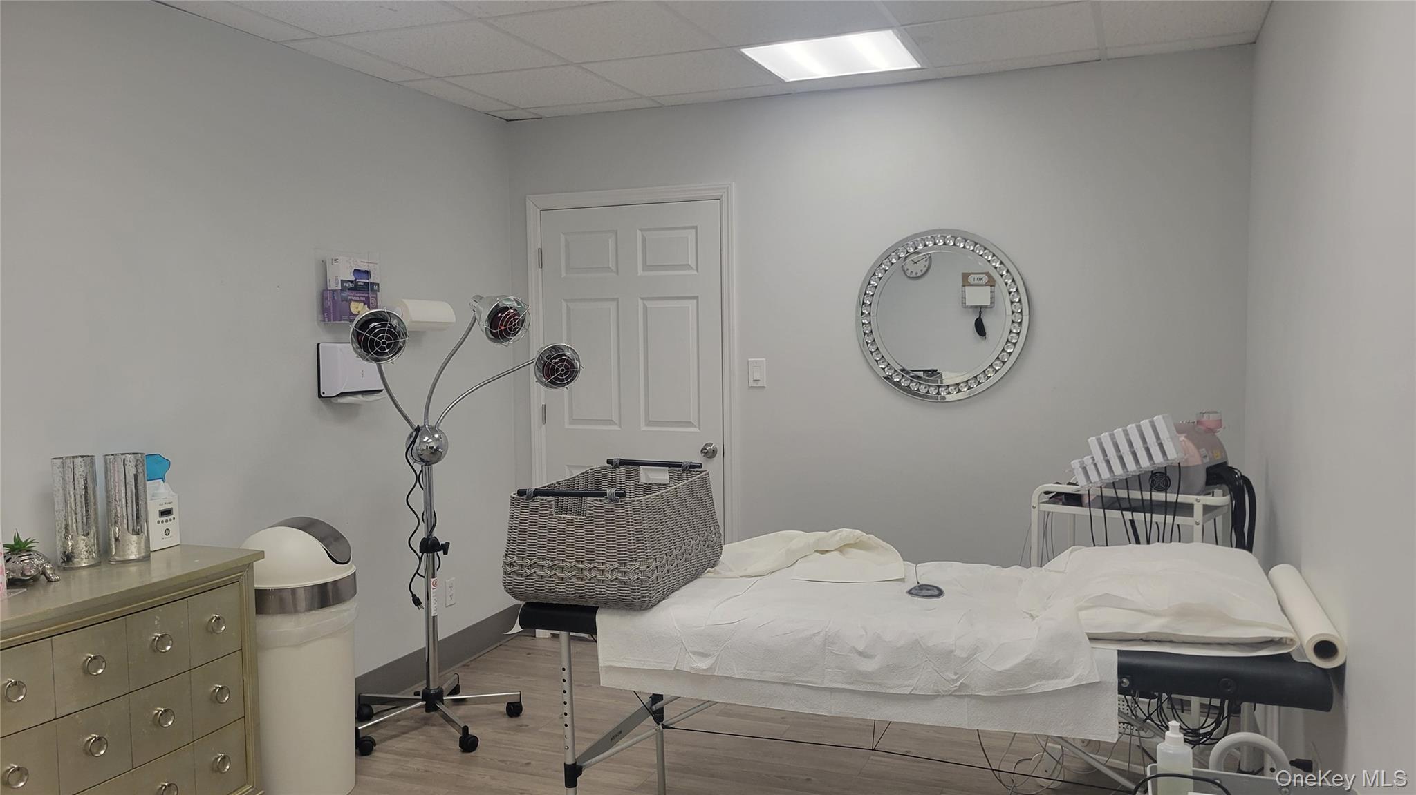 365 Broadway, Amityville, NY 11701