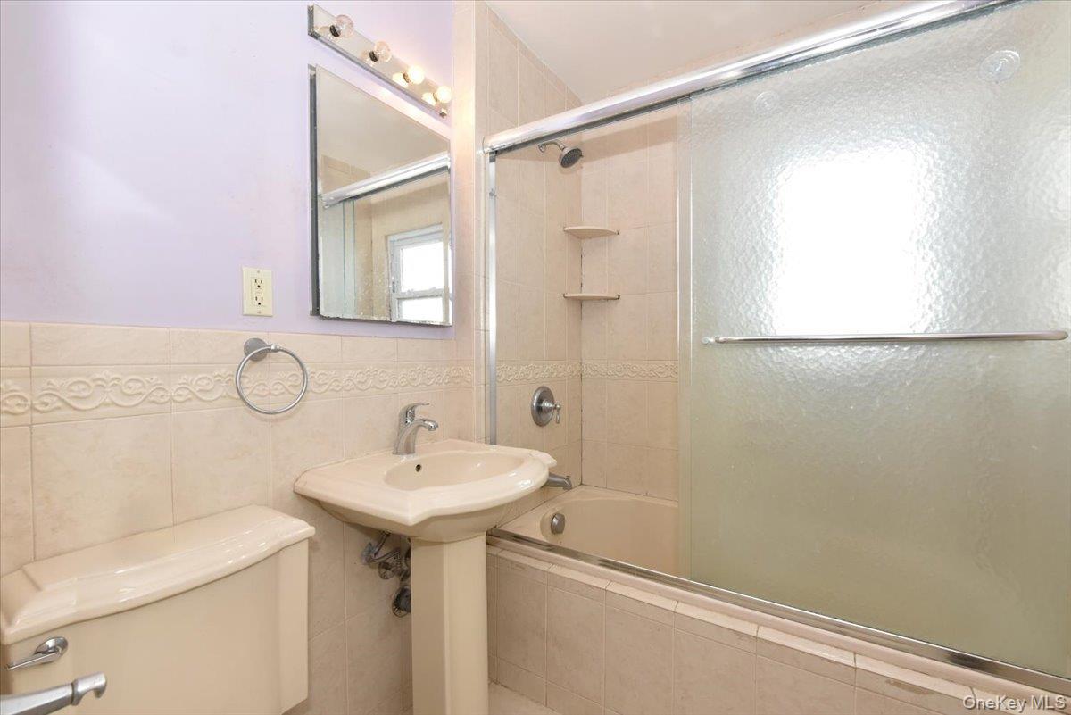 1022 Jackson Avenue, Franklin Square, NY 11010