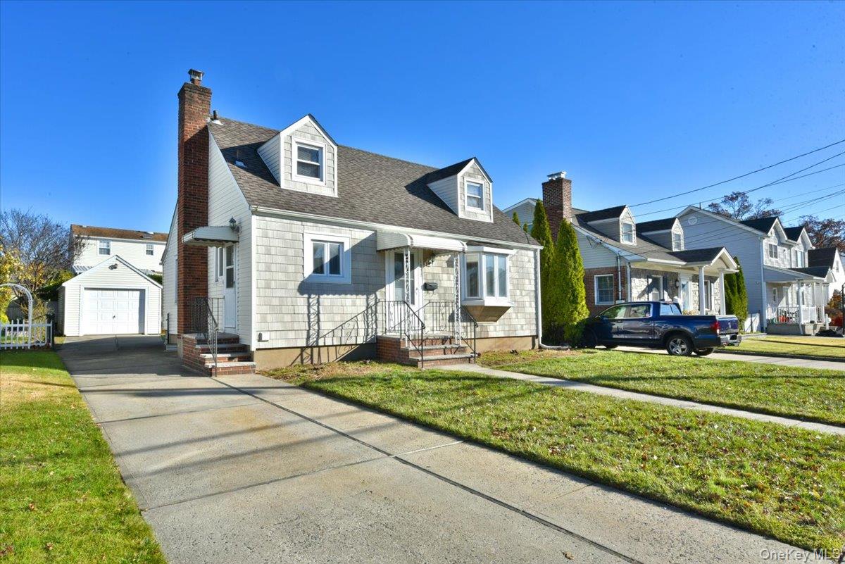 1022 Jackson Avenue, Franklin Square, NY 11010