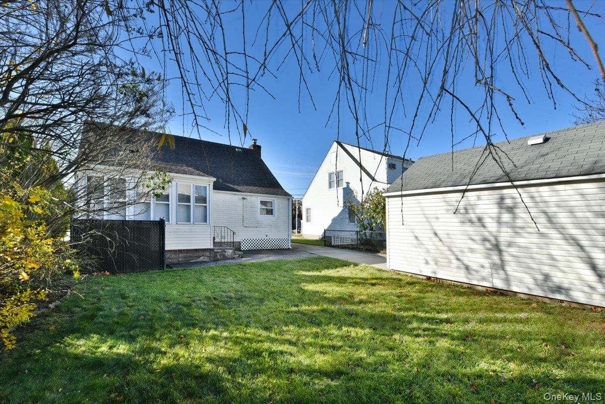 1022 Jackson Avenue, Franklin Square, NY 11010