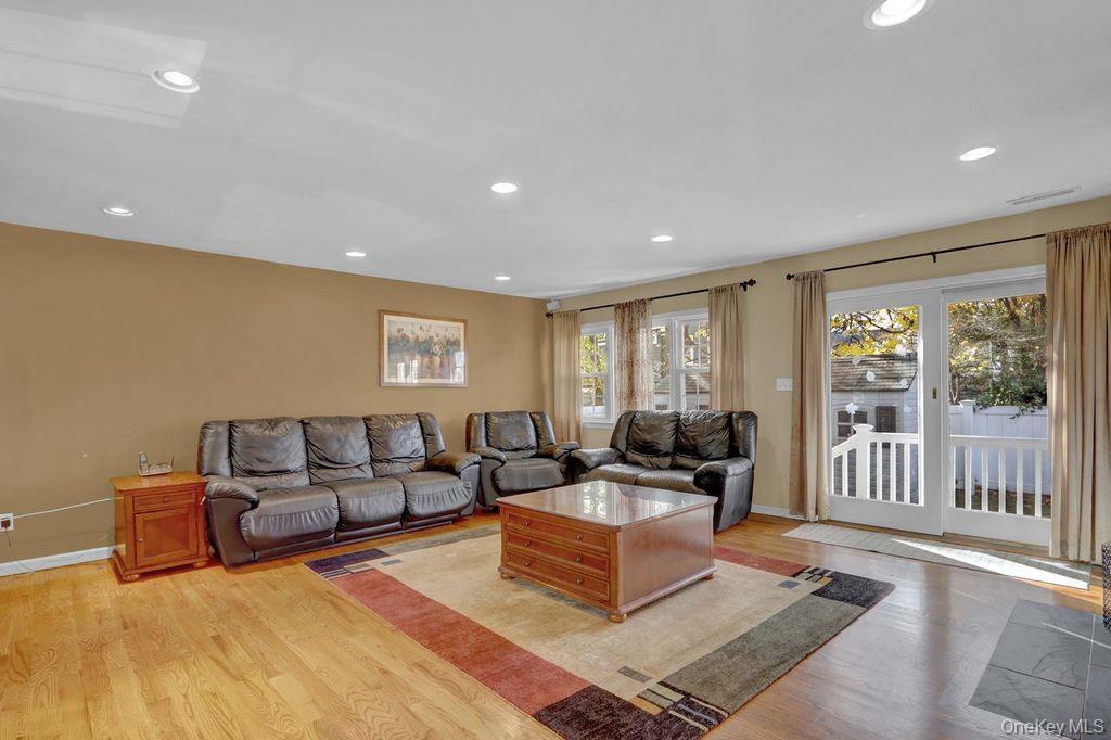 25 Sterling Place, Malverne, NY 11565