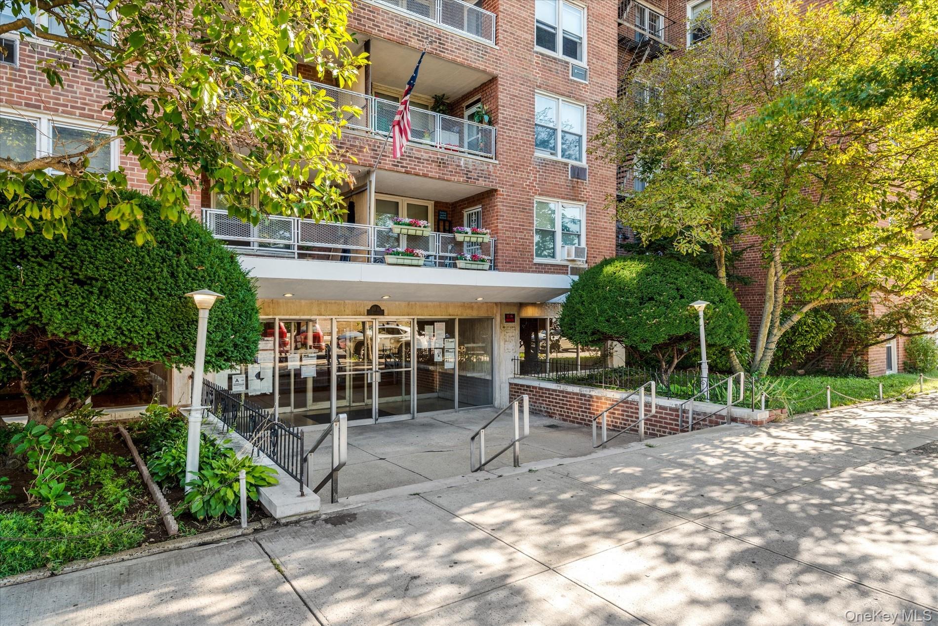 60-11 Broadway # L6, Woodside, NY 11377