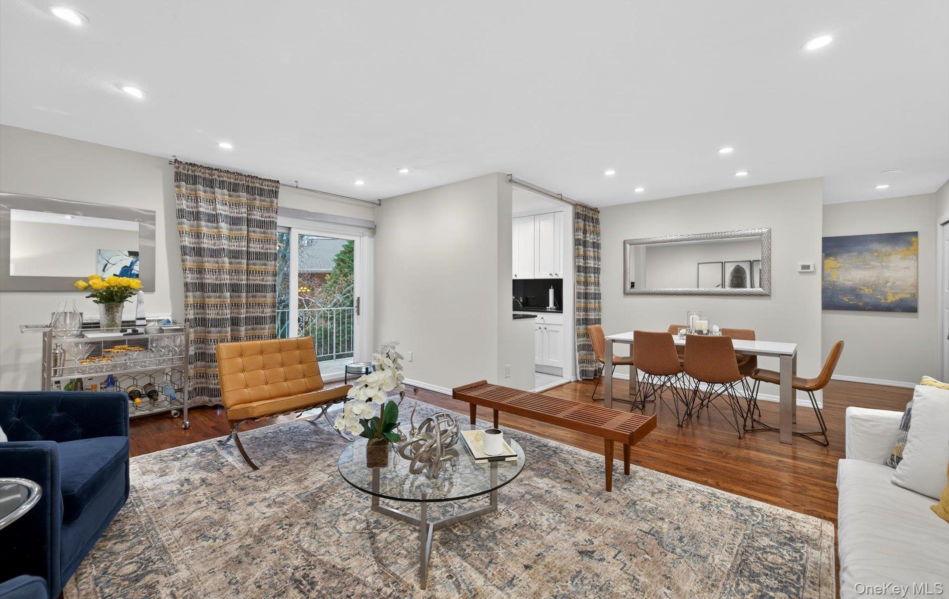 1 Toms Point Lane # 2A, Port Washington, NY 11050