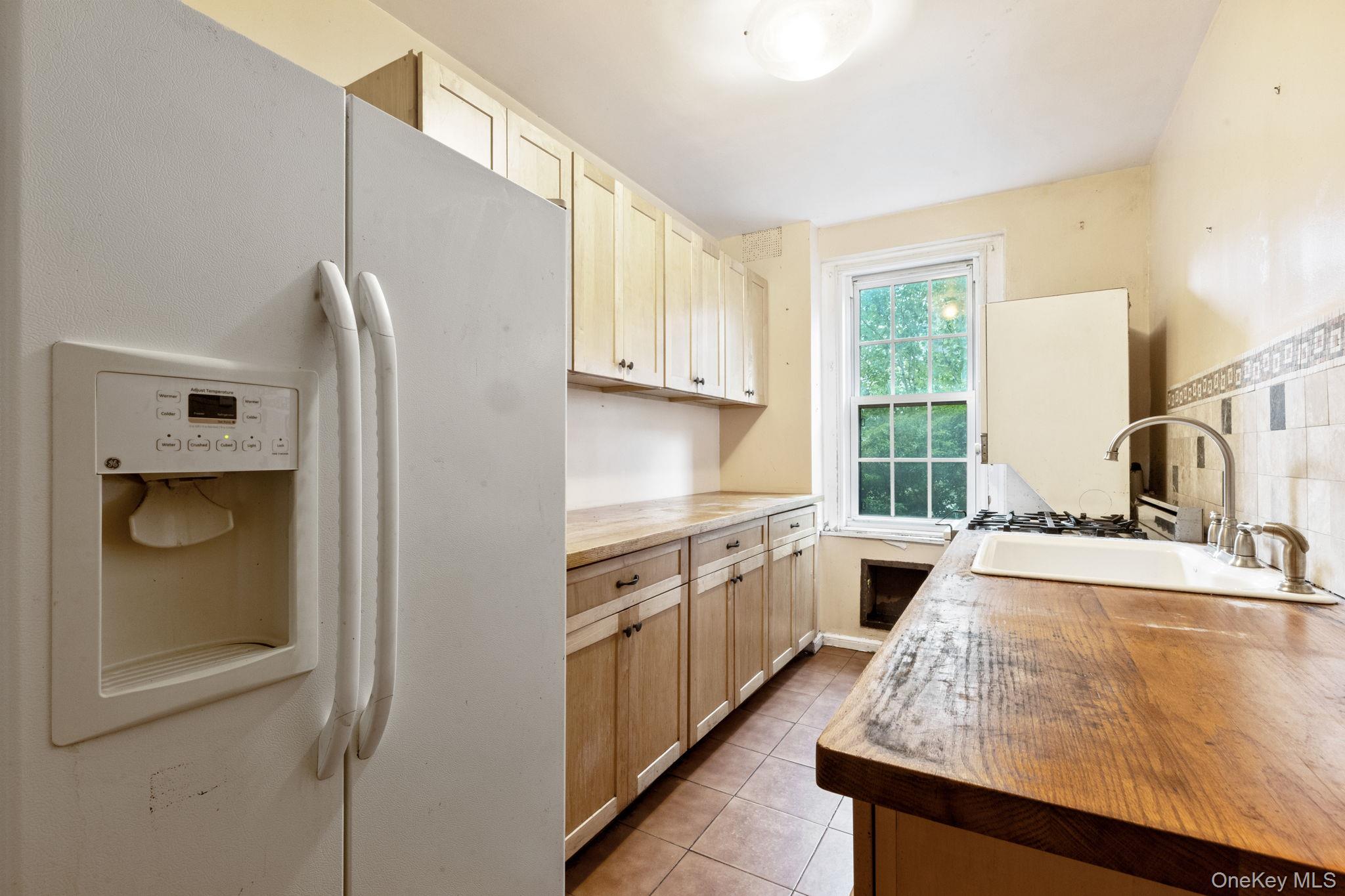 525 W 238th Street # 1N, Bronx, NY 10463