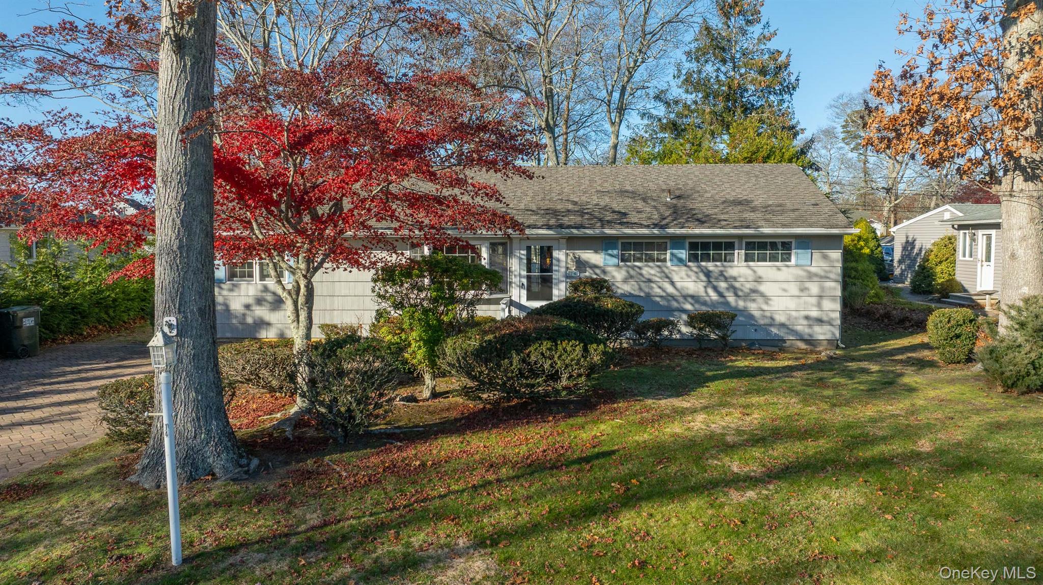 14 Whiting Road, East Quogue, NY 11942