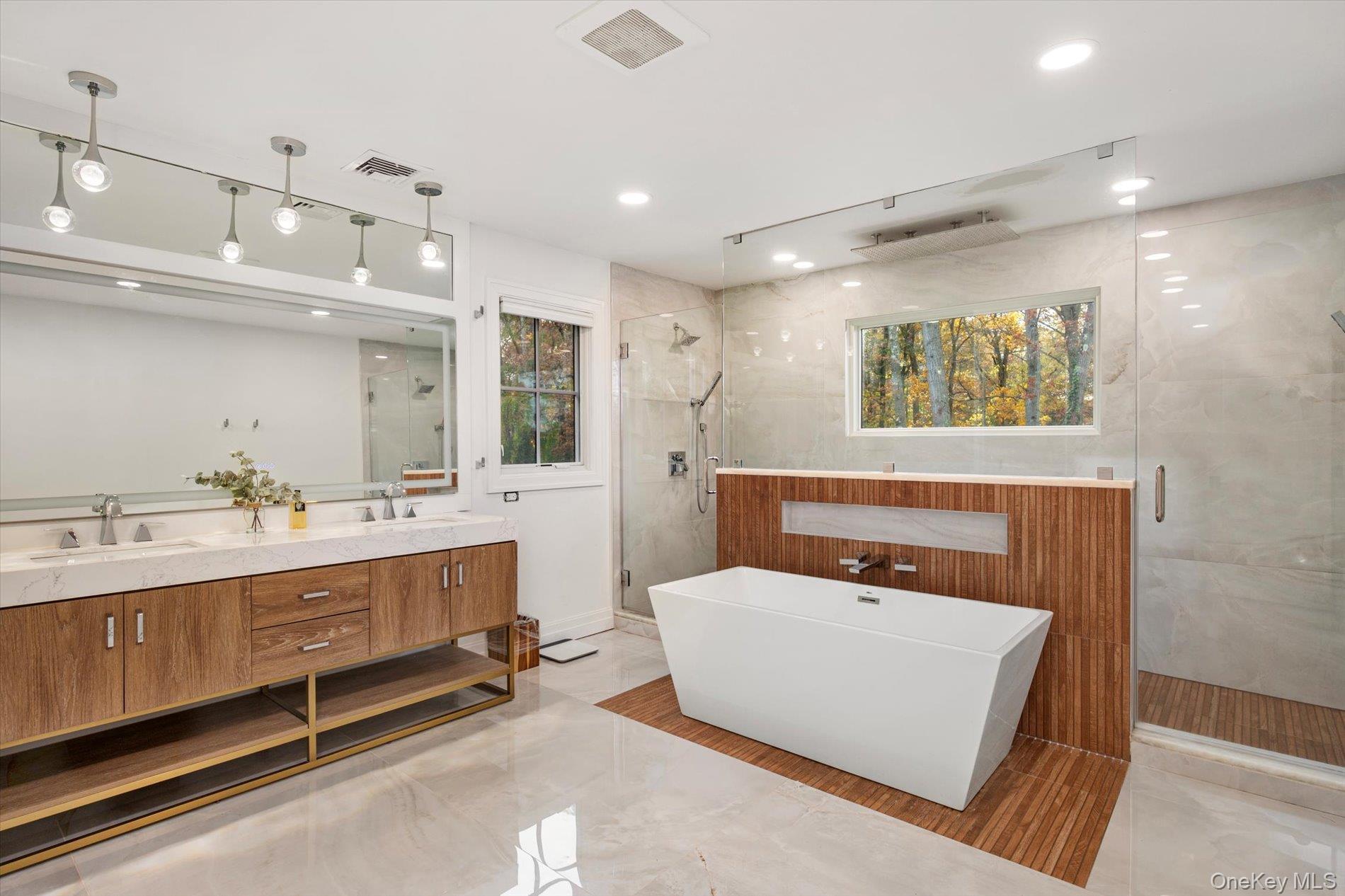 7 Barrington Place, Melville, NY 11747