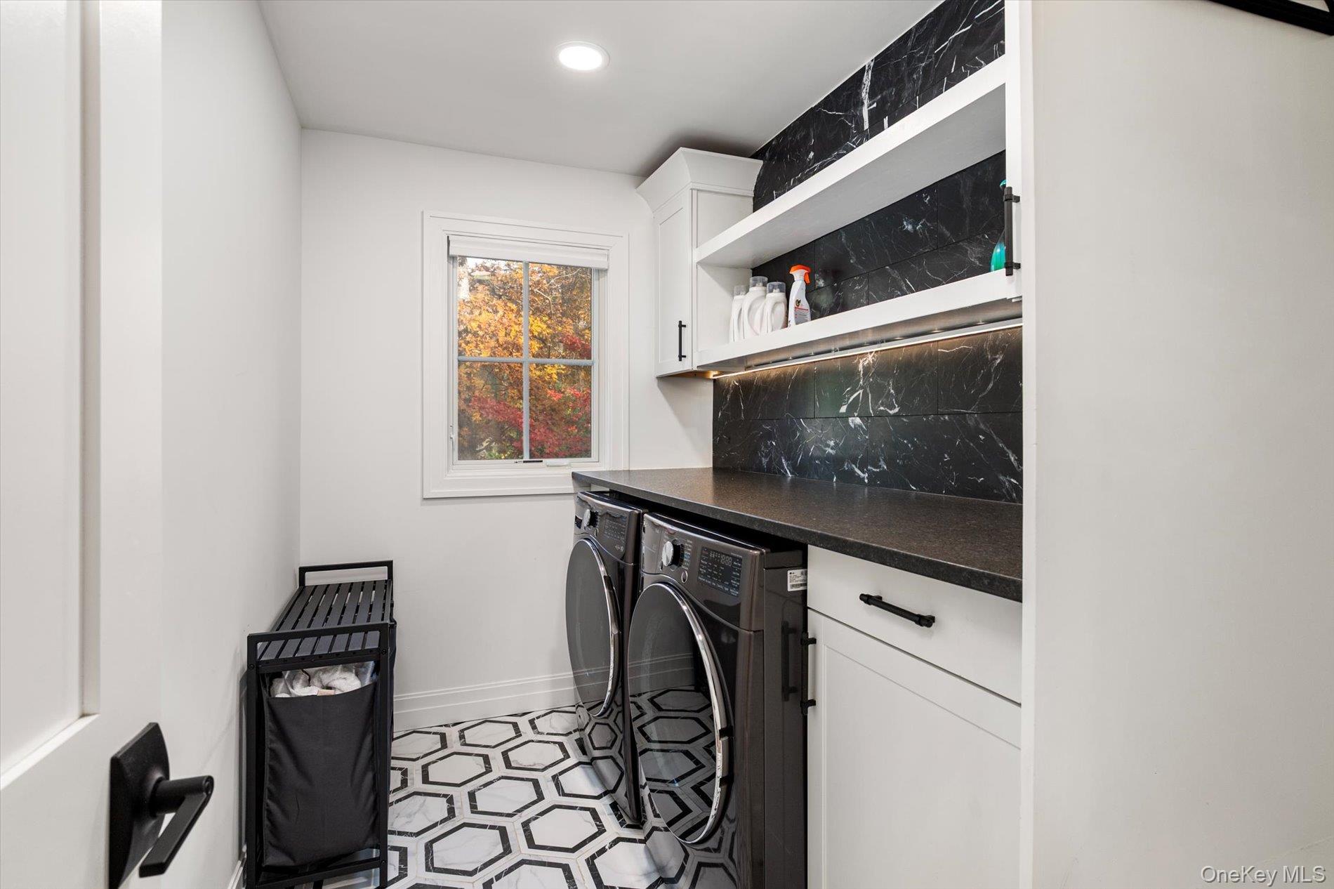 7 Barrington Place, Melville, NY 11747