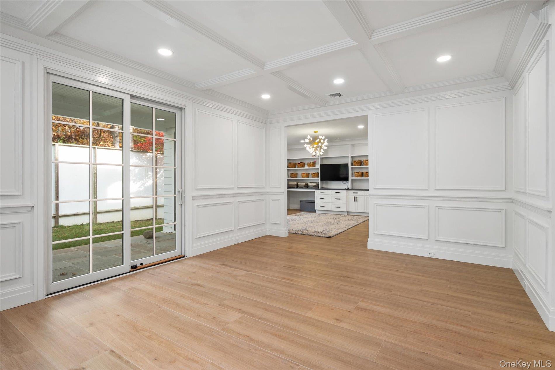 7 Barrington Place, Melville, NY 11747