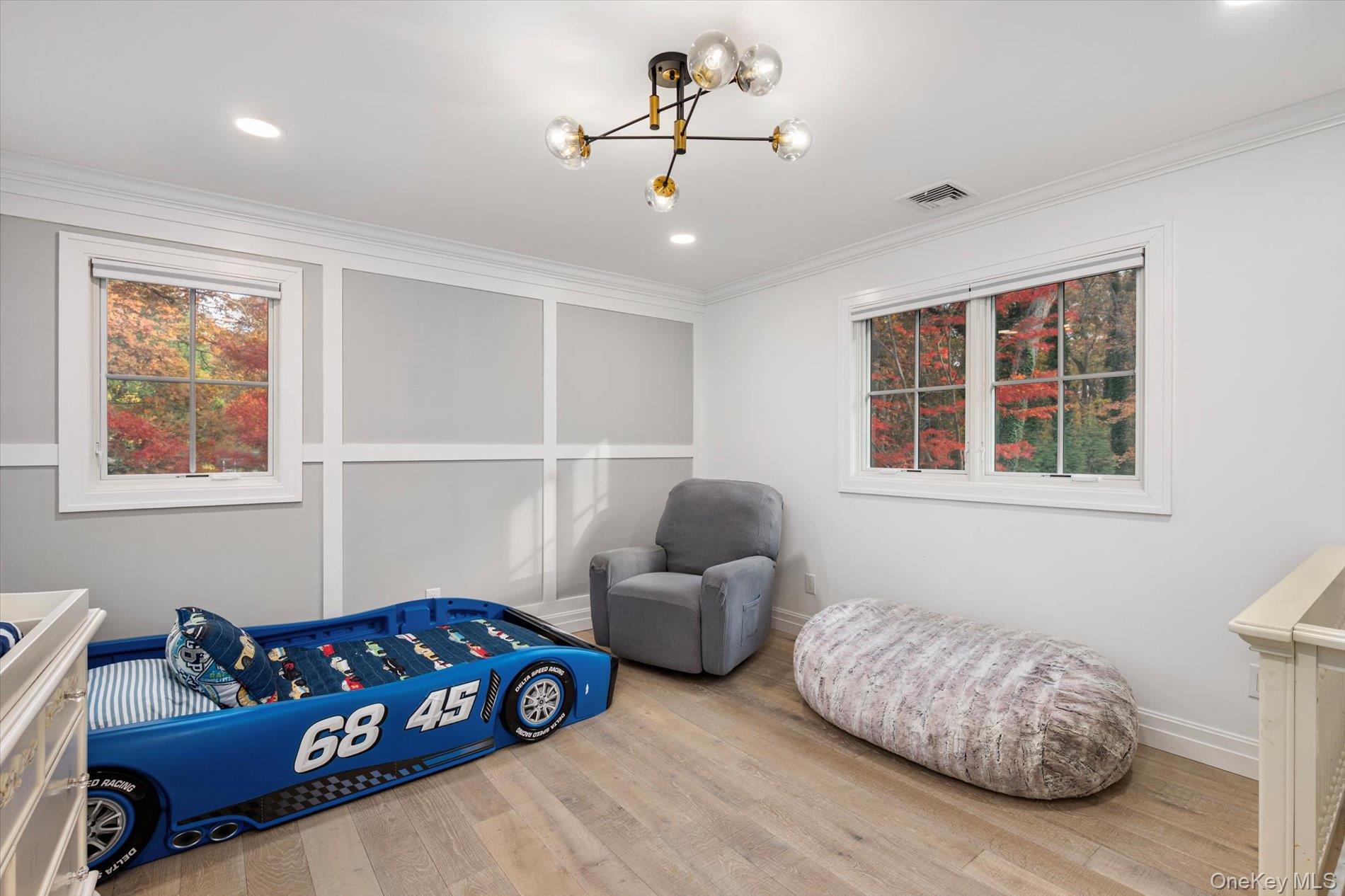 7 Barrington Place, Melville, NY 11747