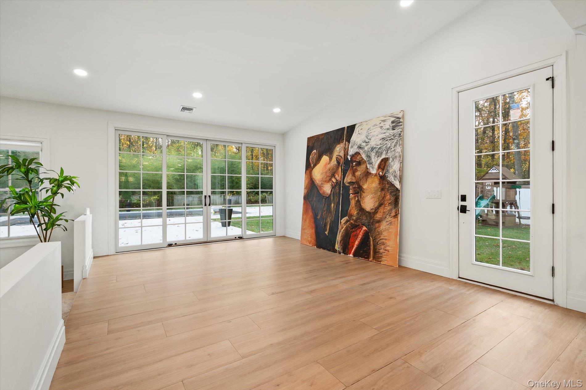 7 Barrington Place, Melville, NY 11747