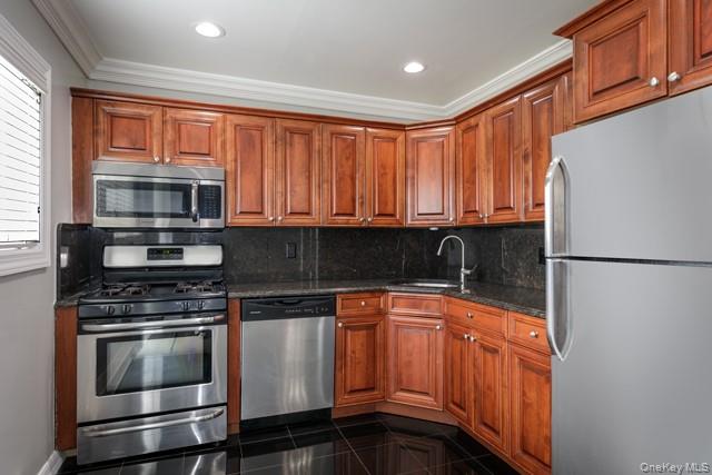 52 Johnson Avenue # 3-7C, Sayville, NY 11782