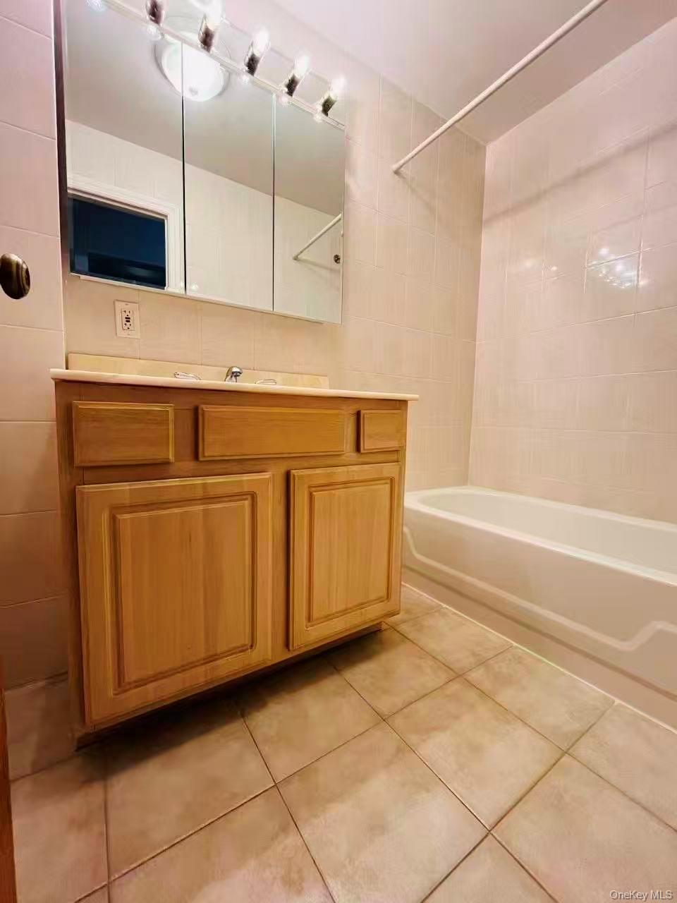 8433 124th Street, Kew Gardens, NY 11415