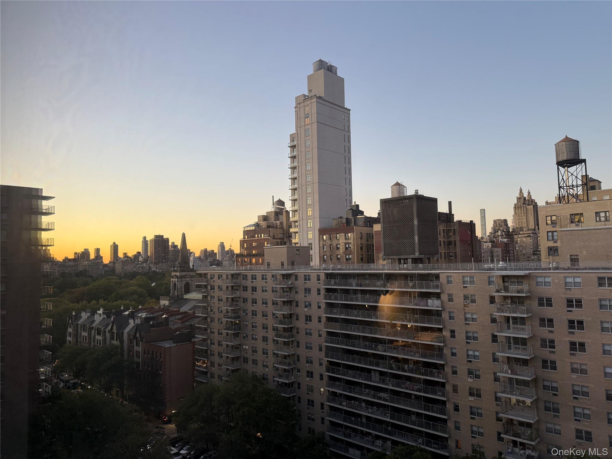382 Central Park W # 16U, New York (Manhattan), NY 10025