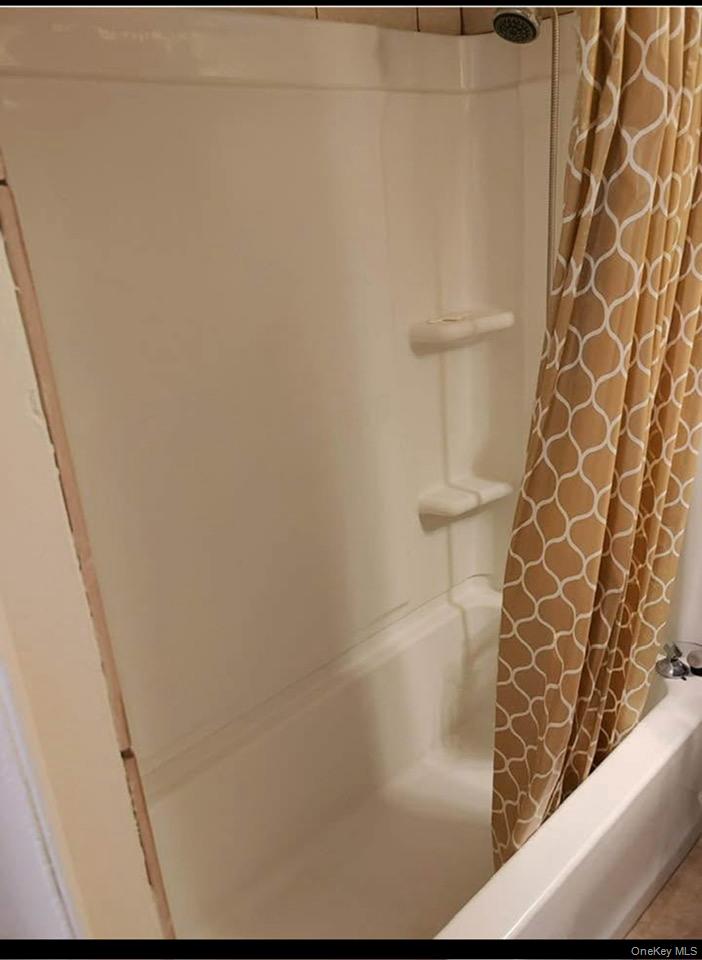 37 Knollcrest Avenue, Farmingville, NY 11738