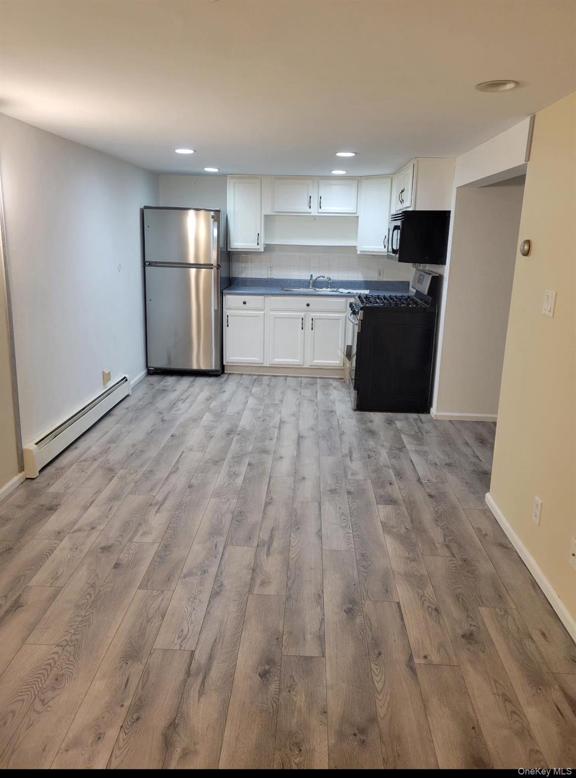 37 Knollcrest Avenue, Farmingville, NY 11738