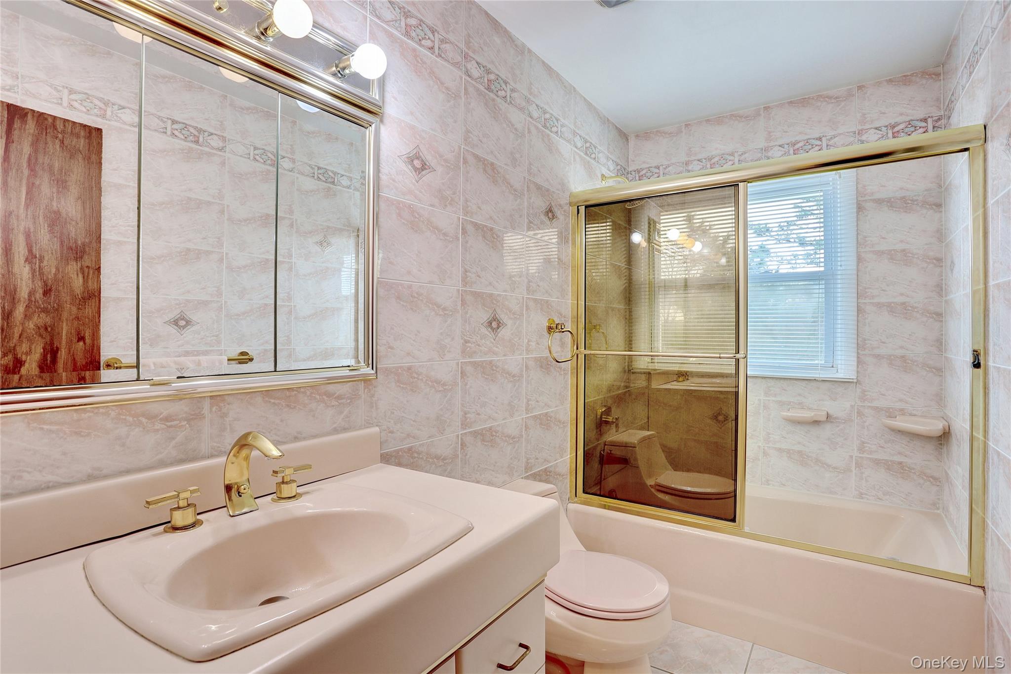 32 Berry Court, Tappan, NY 10983