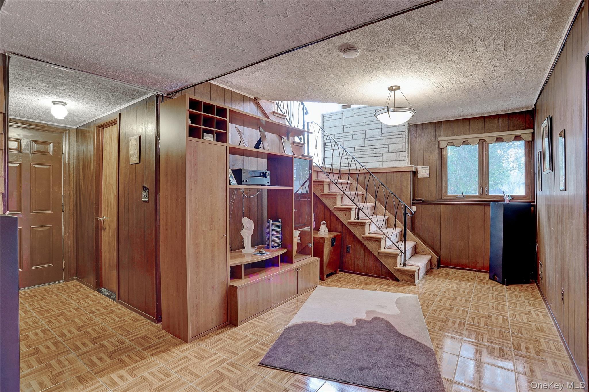 32 Berry Court, Tappan, NY 10983