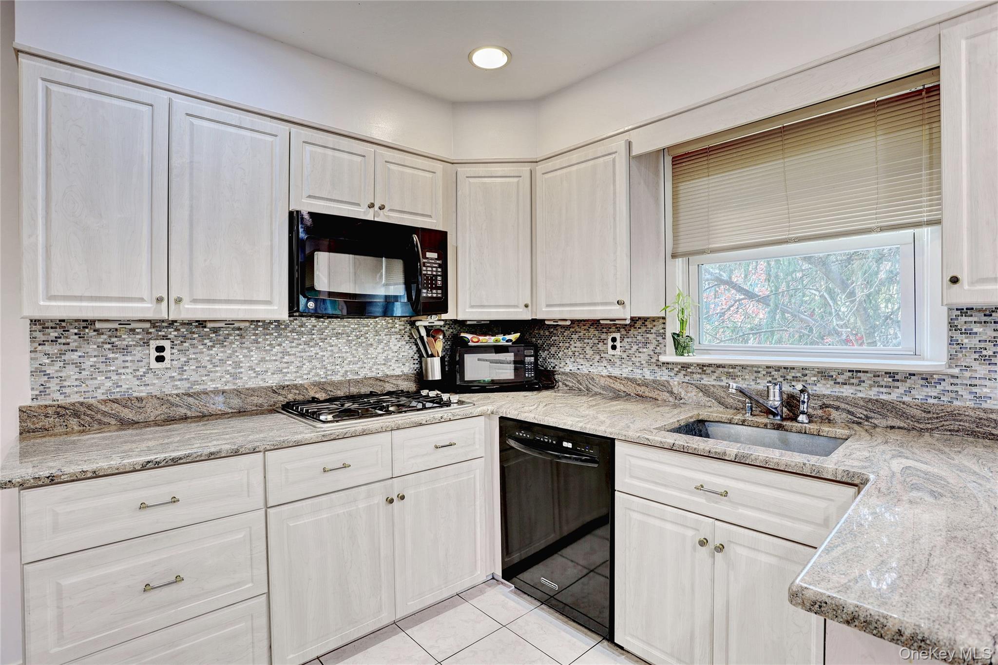 32 Berry Court, Tappan, NY 10983