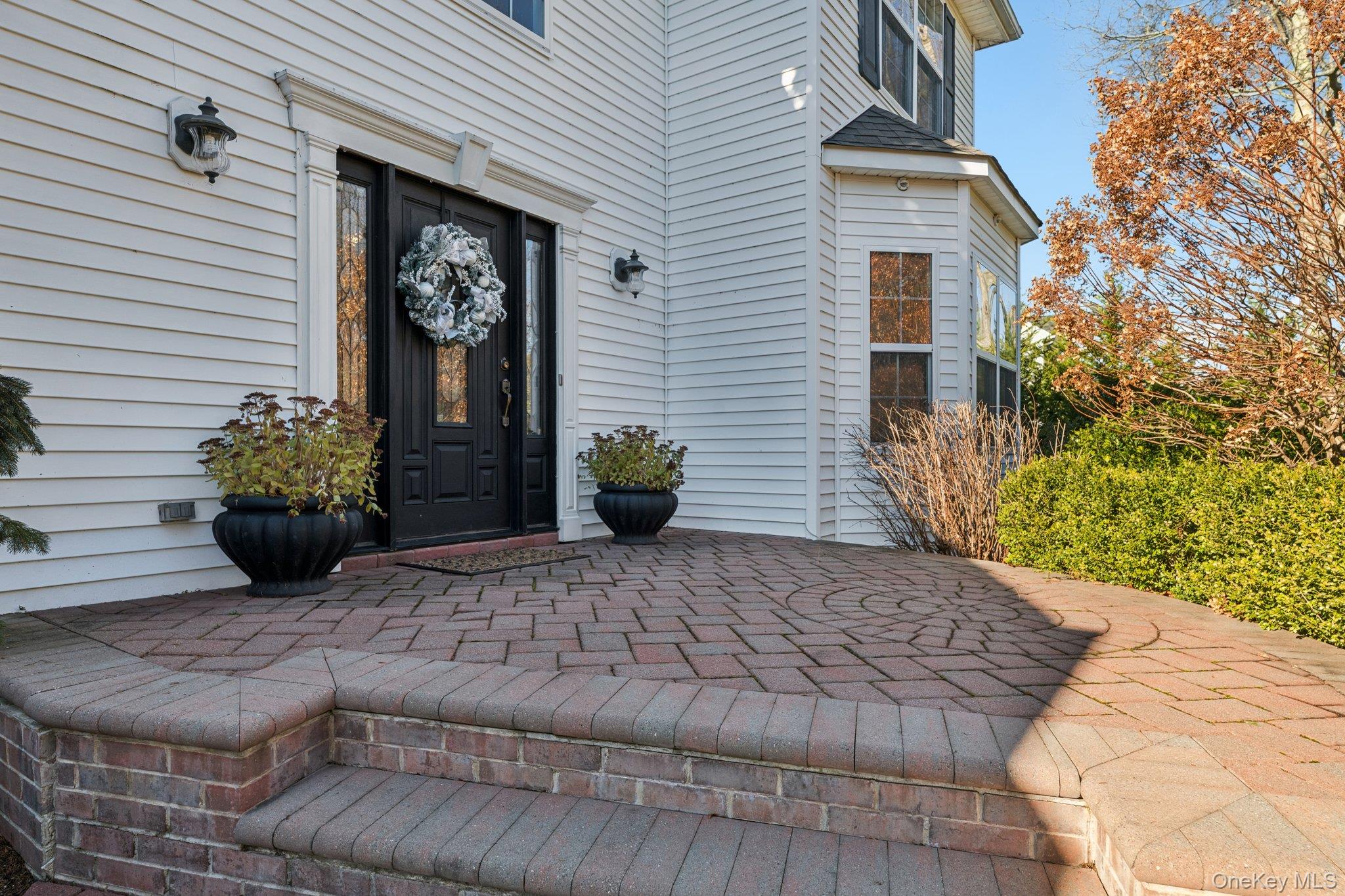 7 Brittany Court, Ridge, NY 11961