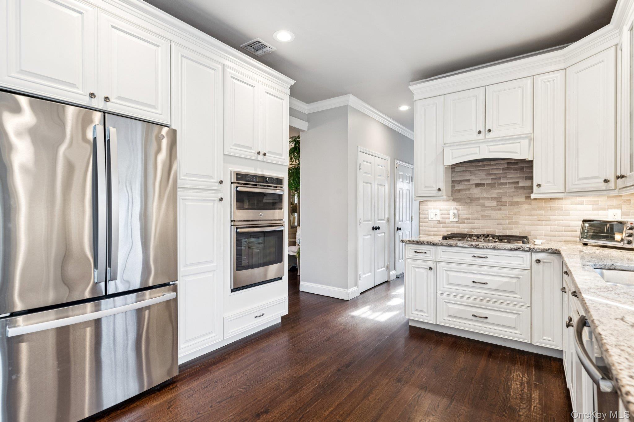 7 Brittany Court, Ridge, NY 11961