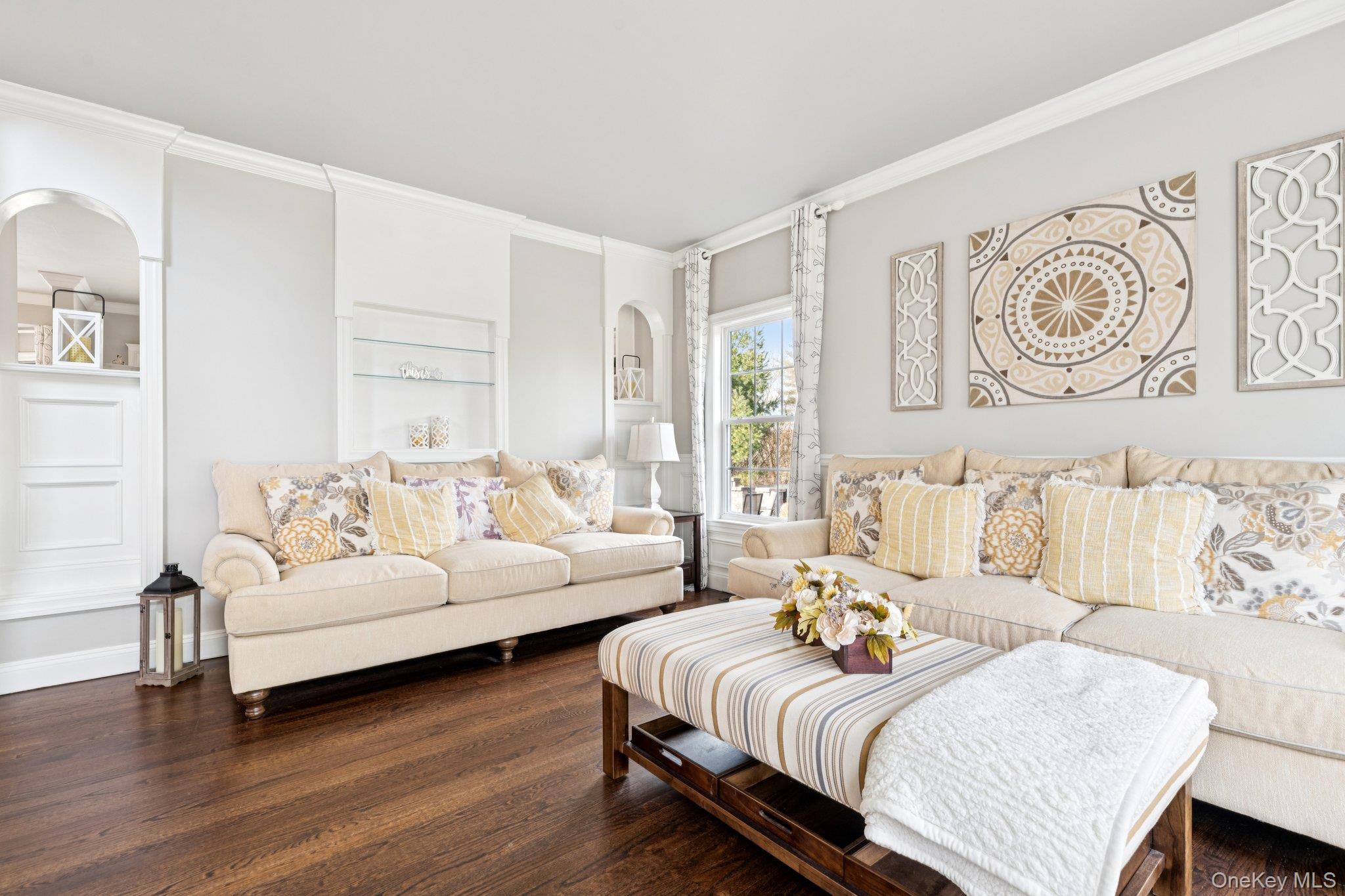 7 Brittany Court, Ridge, NY 11961