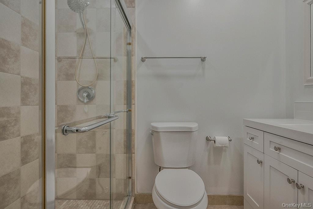 21 Crater Lake Drive, Coram, NY 11727