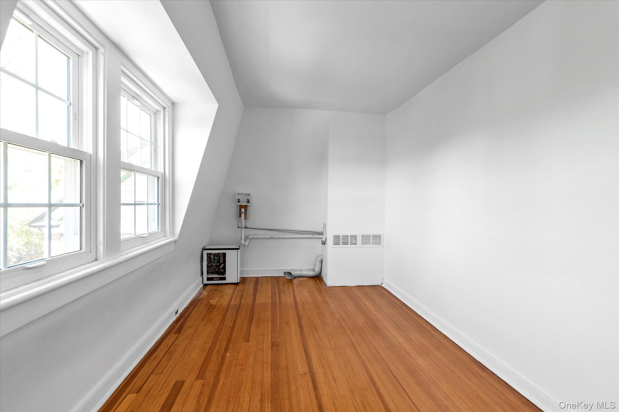 39-26/24 213 Street, Bayside, NY 11361