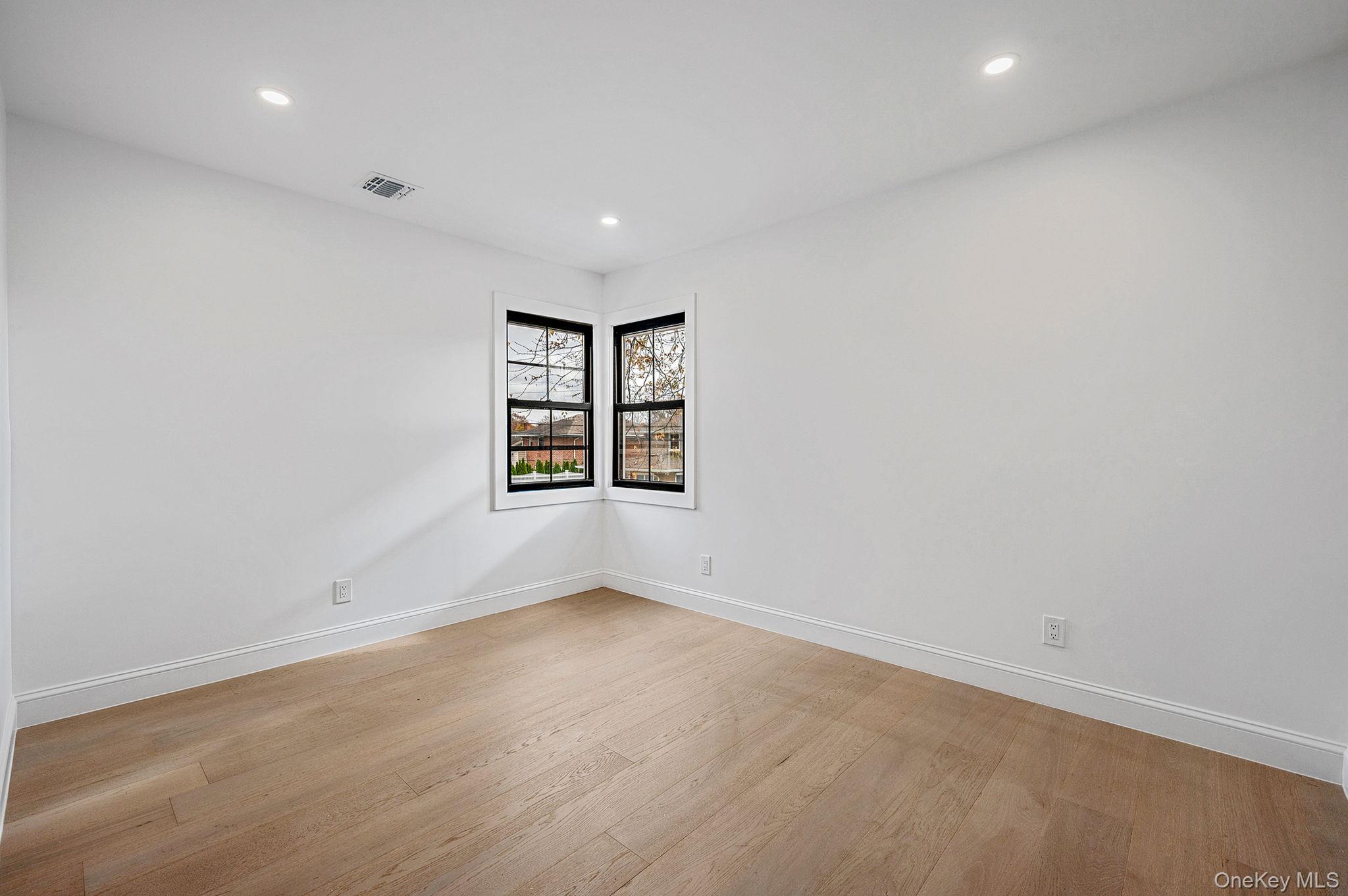 556 N Suffolk Avenue, Massapequa, NY 11758