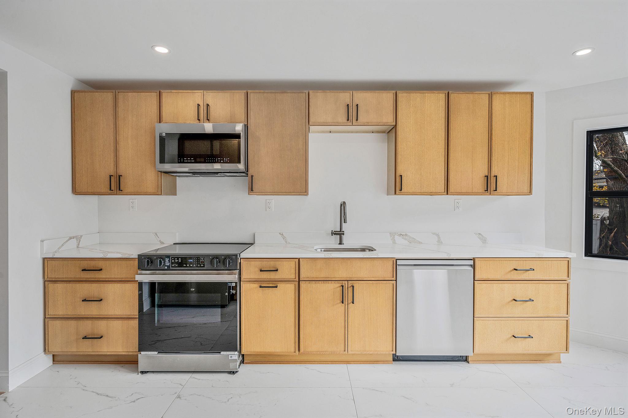 556 N Suffolk Avenue, Massapequa, NY 11758