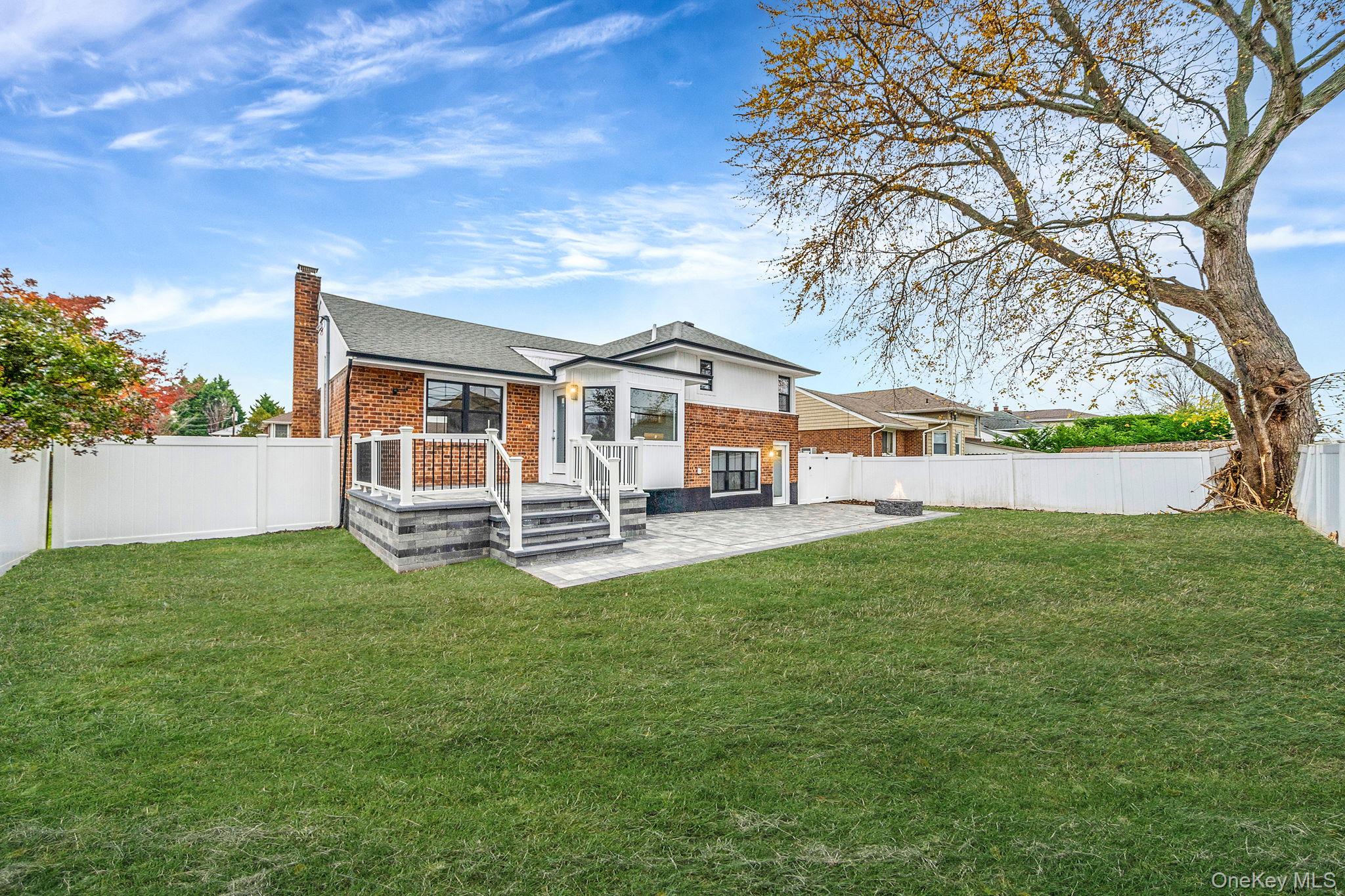 556 N Suffolk Avenue, Massapequa, NY 11758