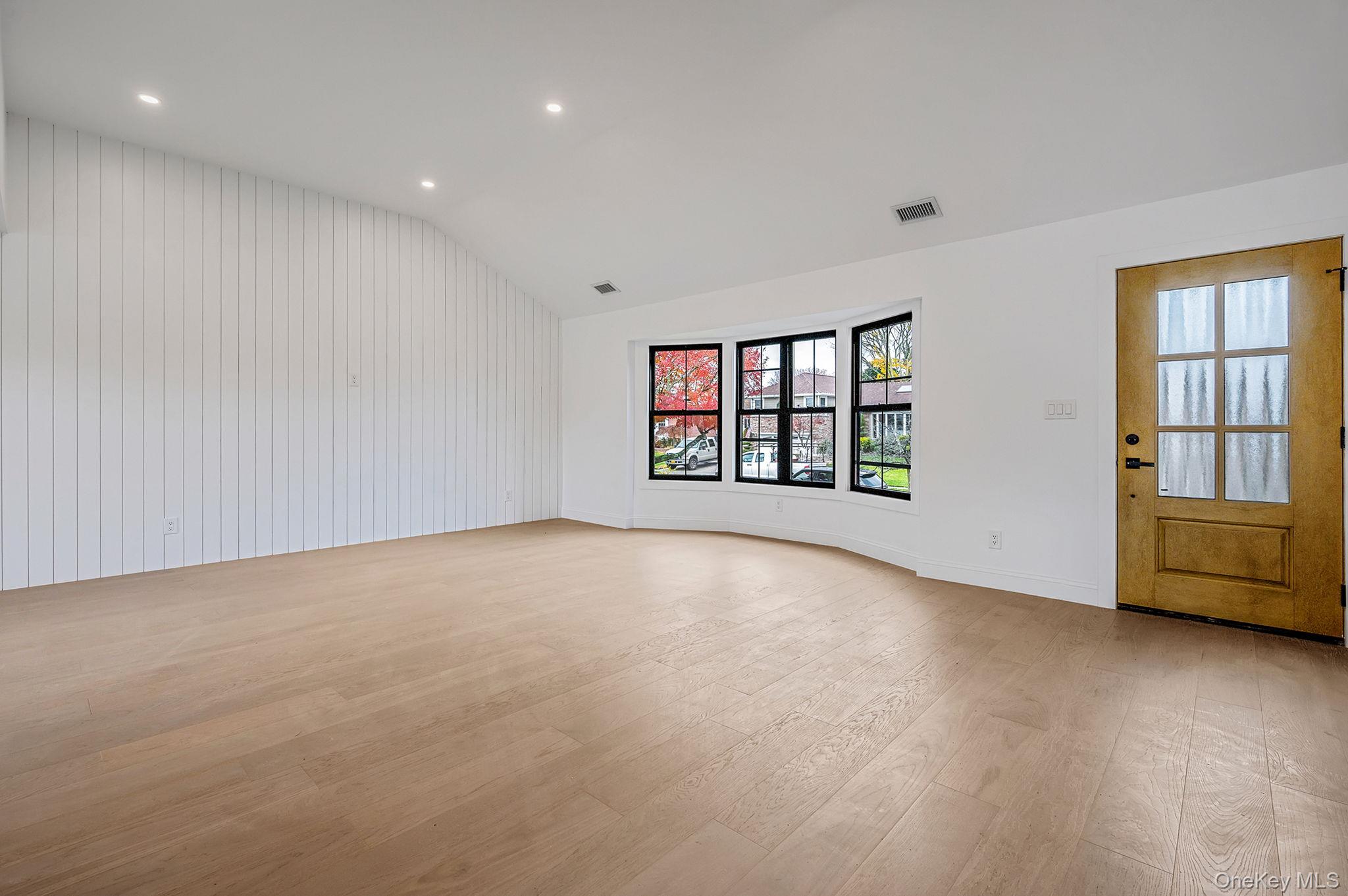 556 N Suffolk Avenue, Massapequa, NY 11758