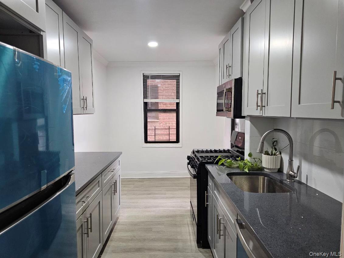 150-11 72 Road # 4D, Kew Garden Hills, NY 11367