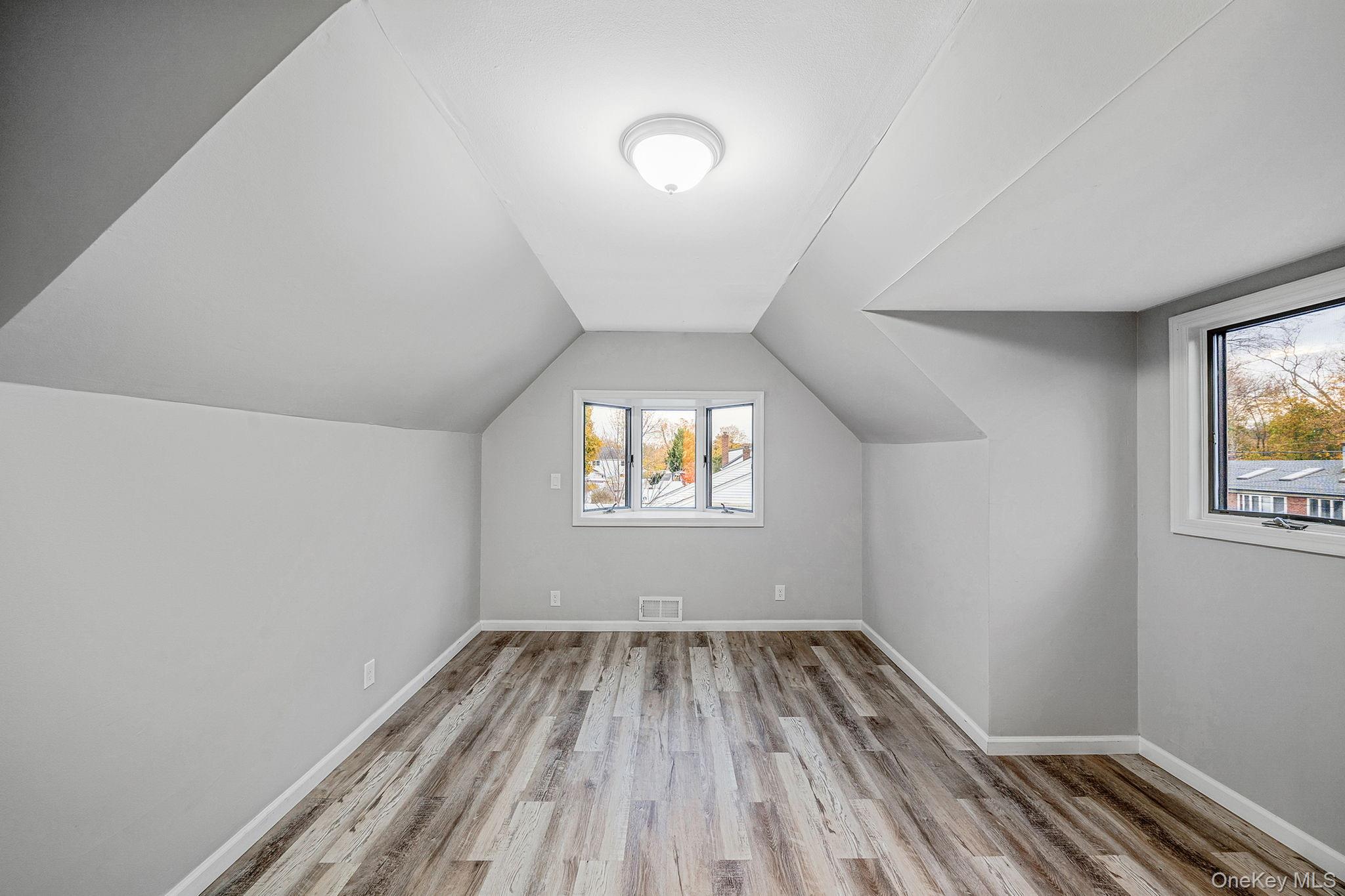 4 Sibley Place, Huntington Station, NY 11746