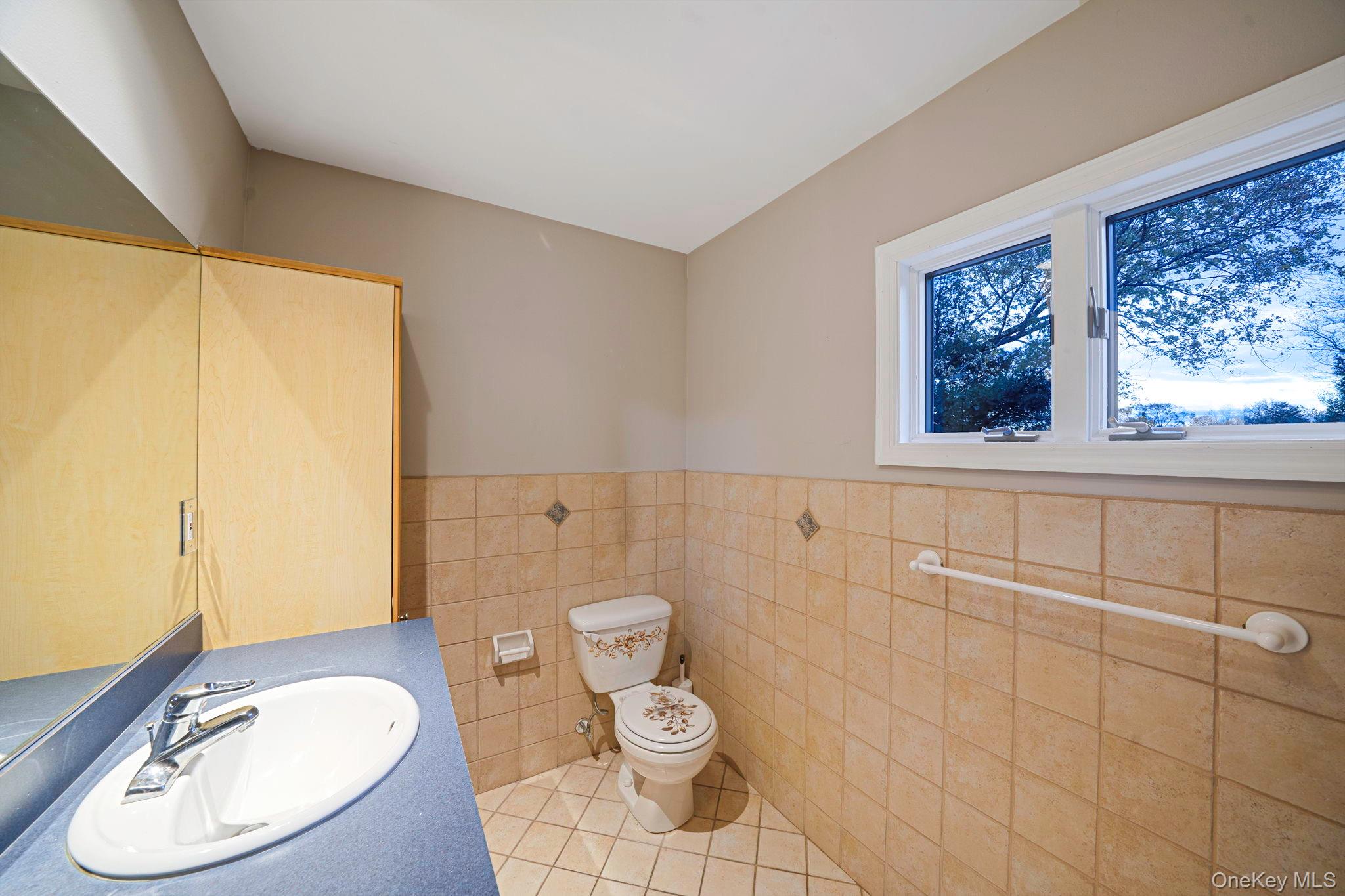 4 Sibley Place, Huntington Station, NY 11746