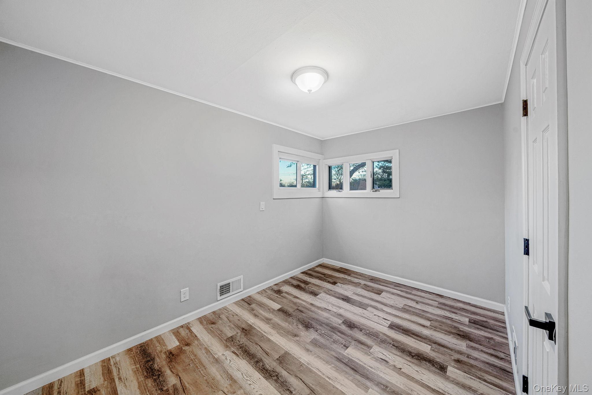 4 Sibley Place, Huntington Station, NY 11746