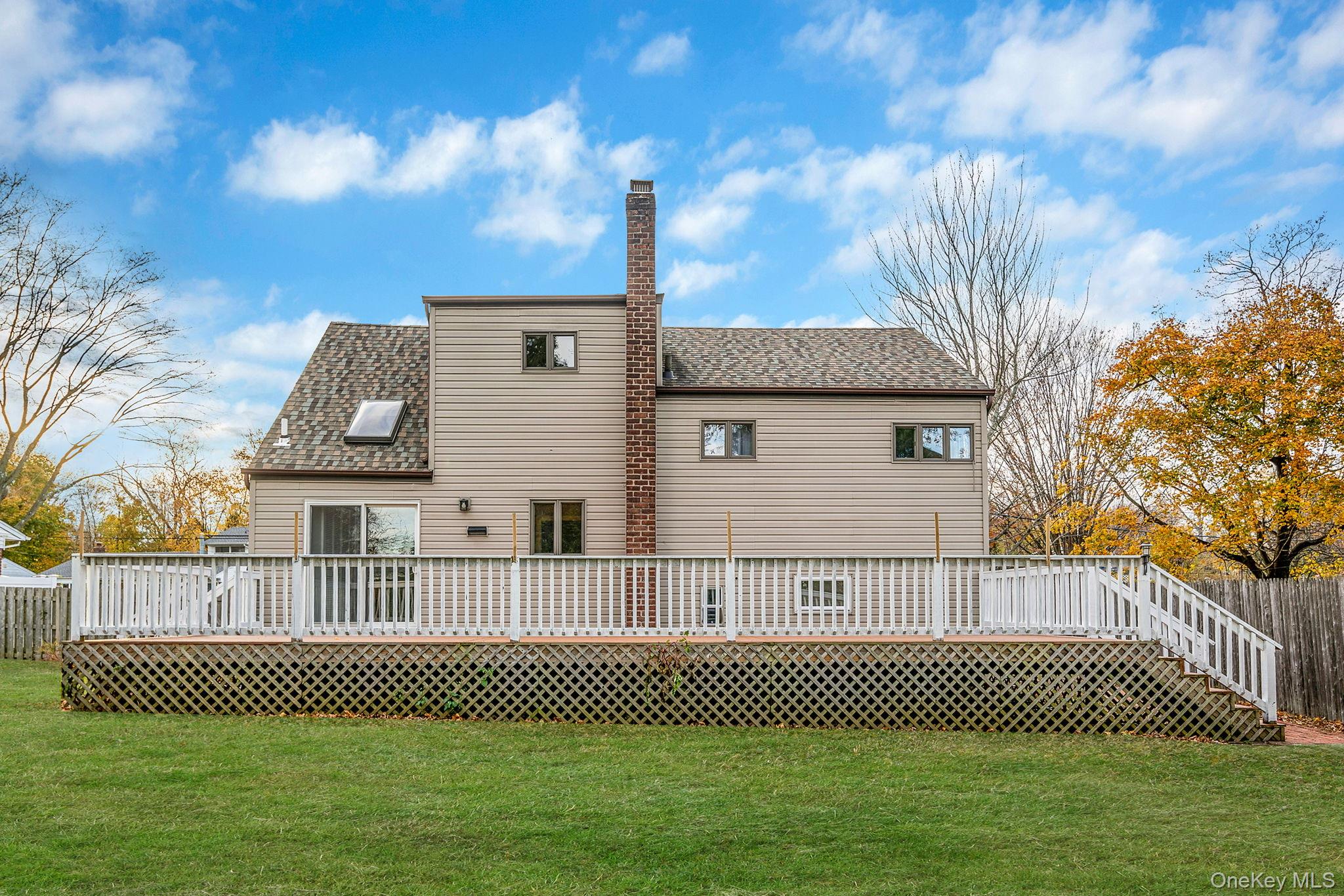 4 Sibley Place, Huntington Station, NY 11746