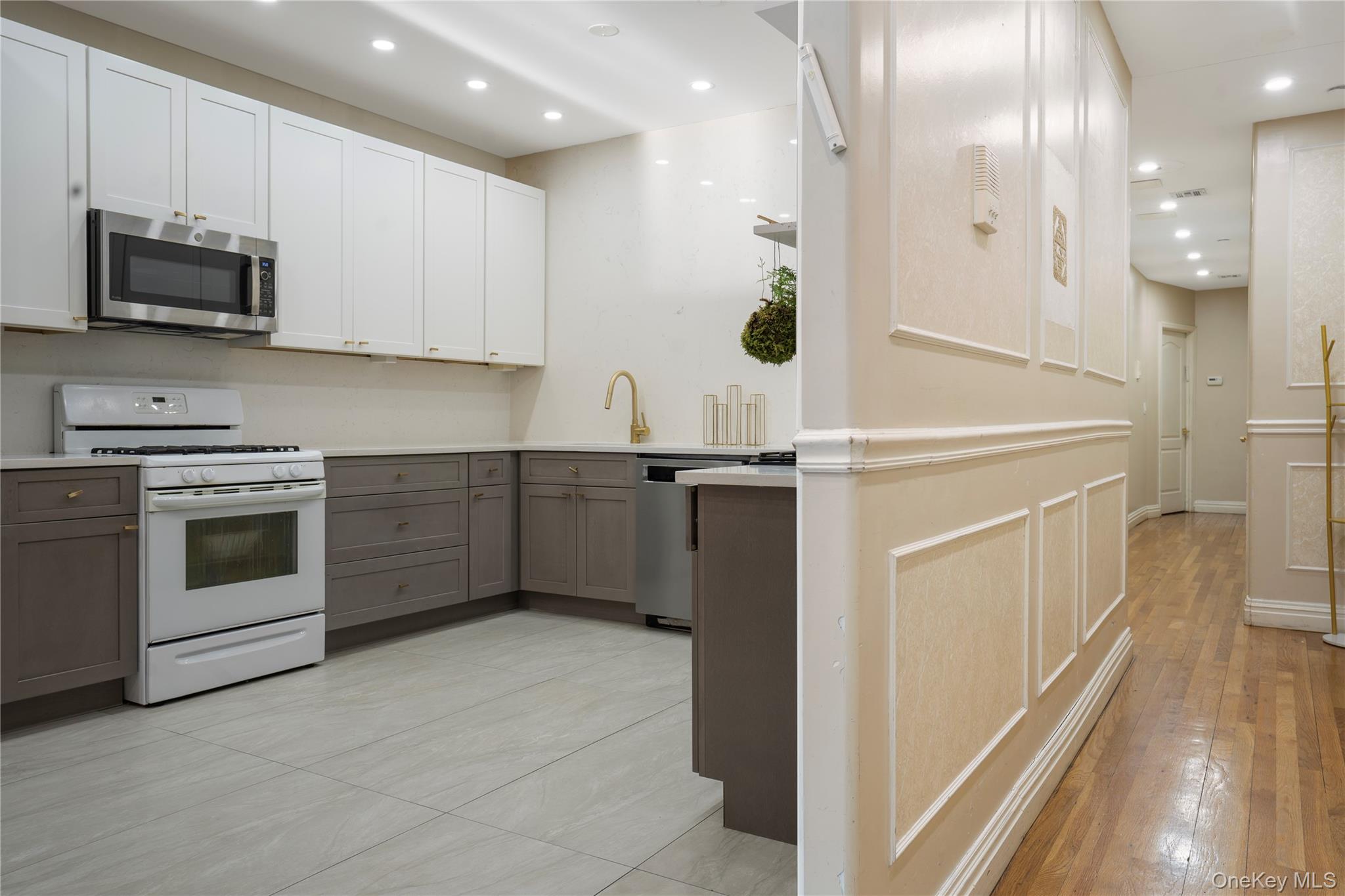 41 Throop Avenue # 6, Brooklyn, NY 11206