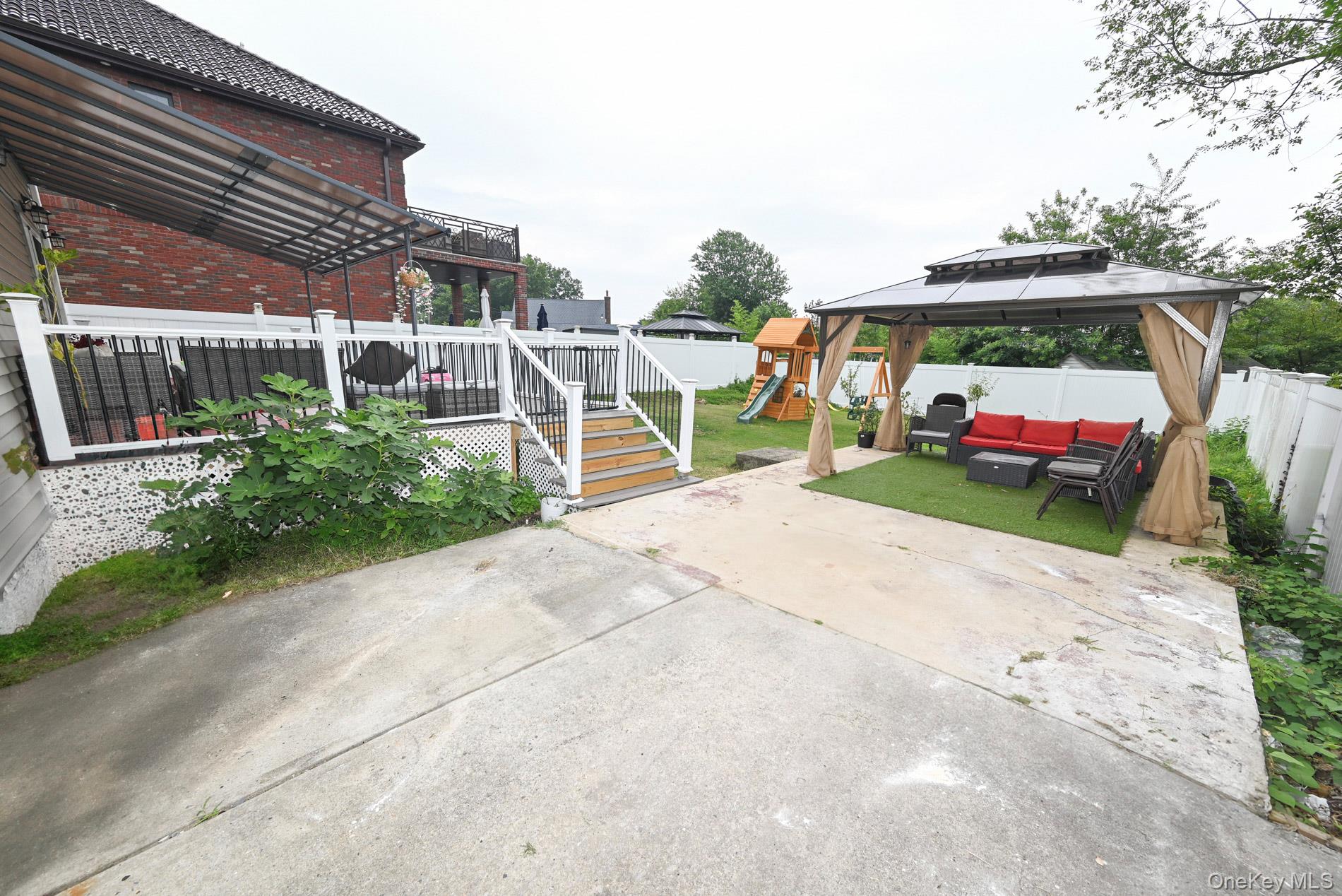 175 Arthur Avenue, Floral Park, NY 11001