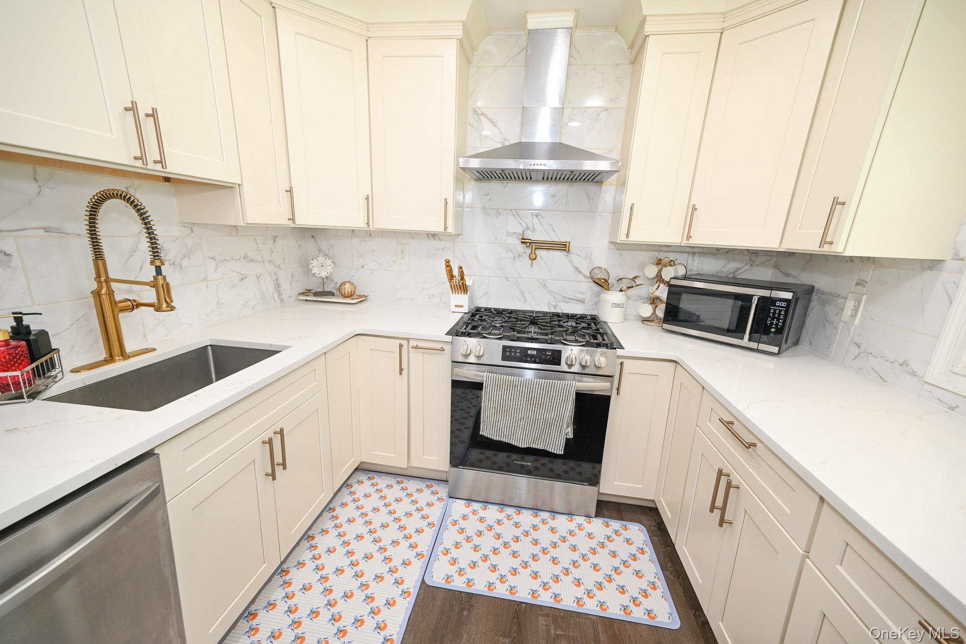 175 Arthur Avenue, Floral Park, NY 11001