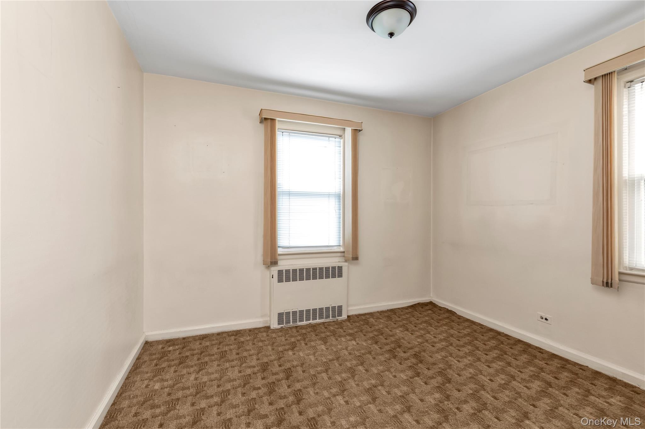 215 Sheridan Boulevard, Mineola, NY 11501