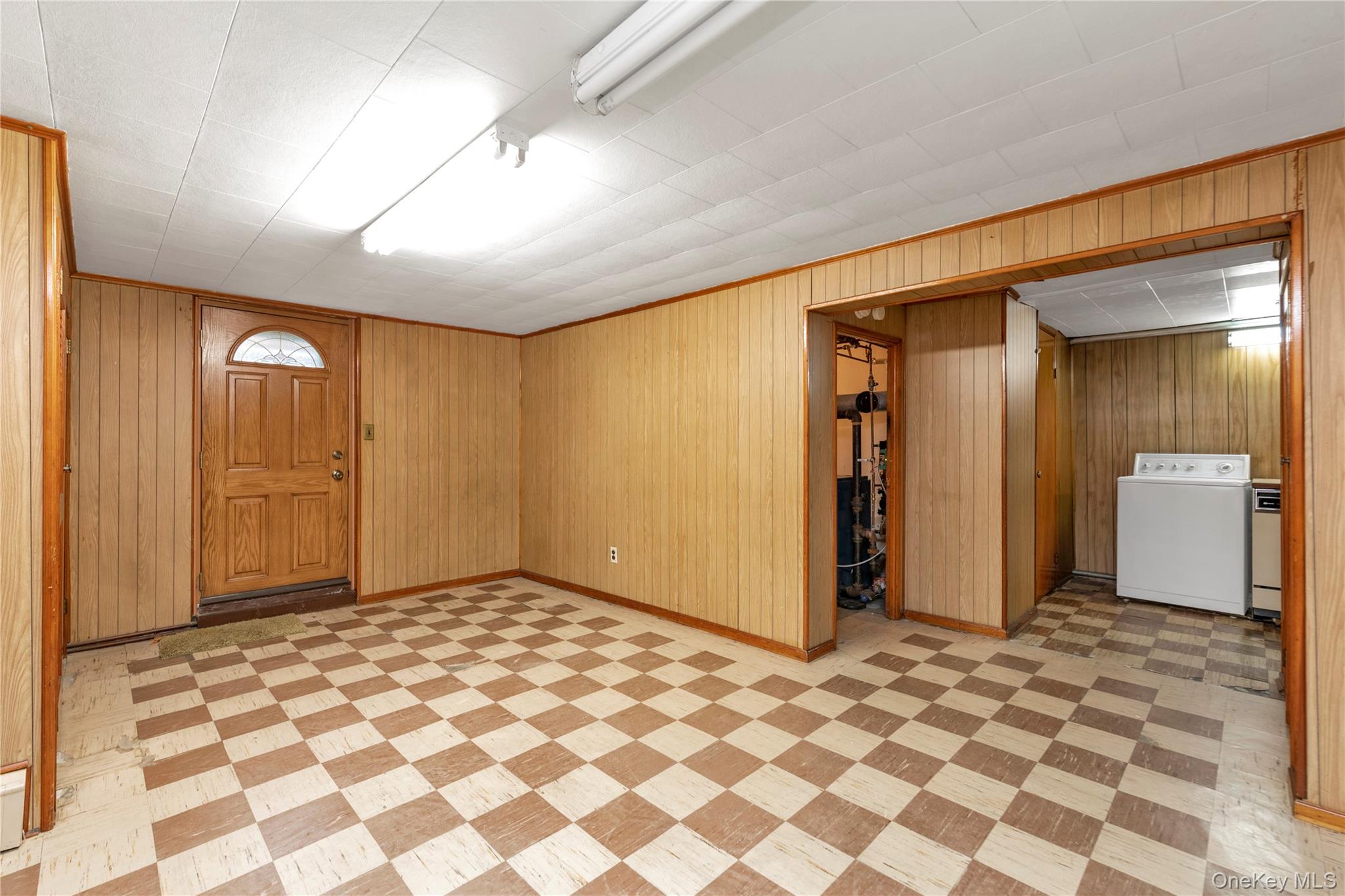 215 Sheridan Boulevard, Mineola, NY 11501