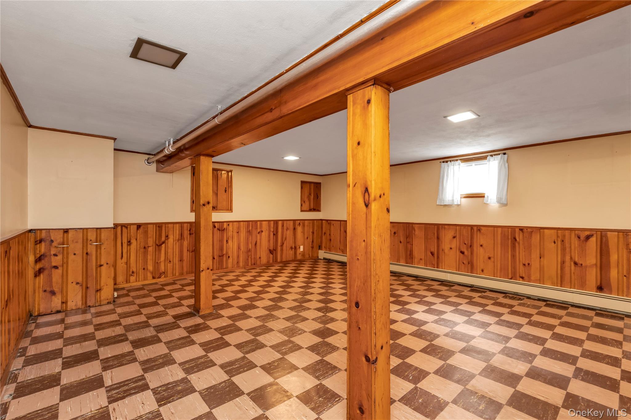 215 Sheridan Boulevard, Mineola, NY 11501