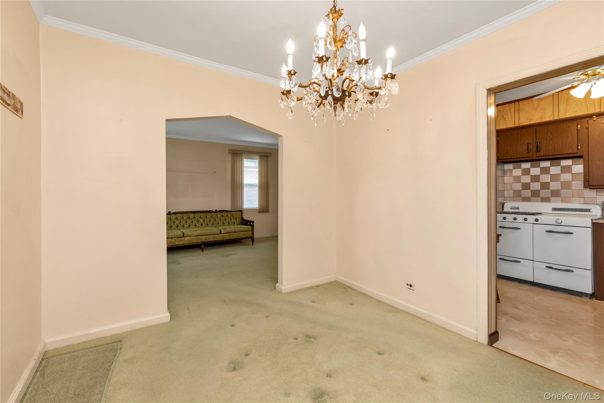 215 Sheridan Boulevard, Mineola, NY 11501