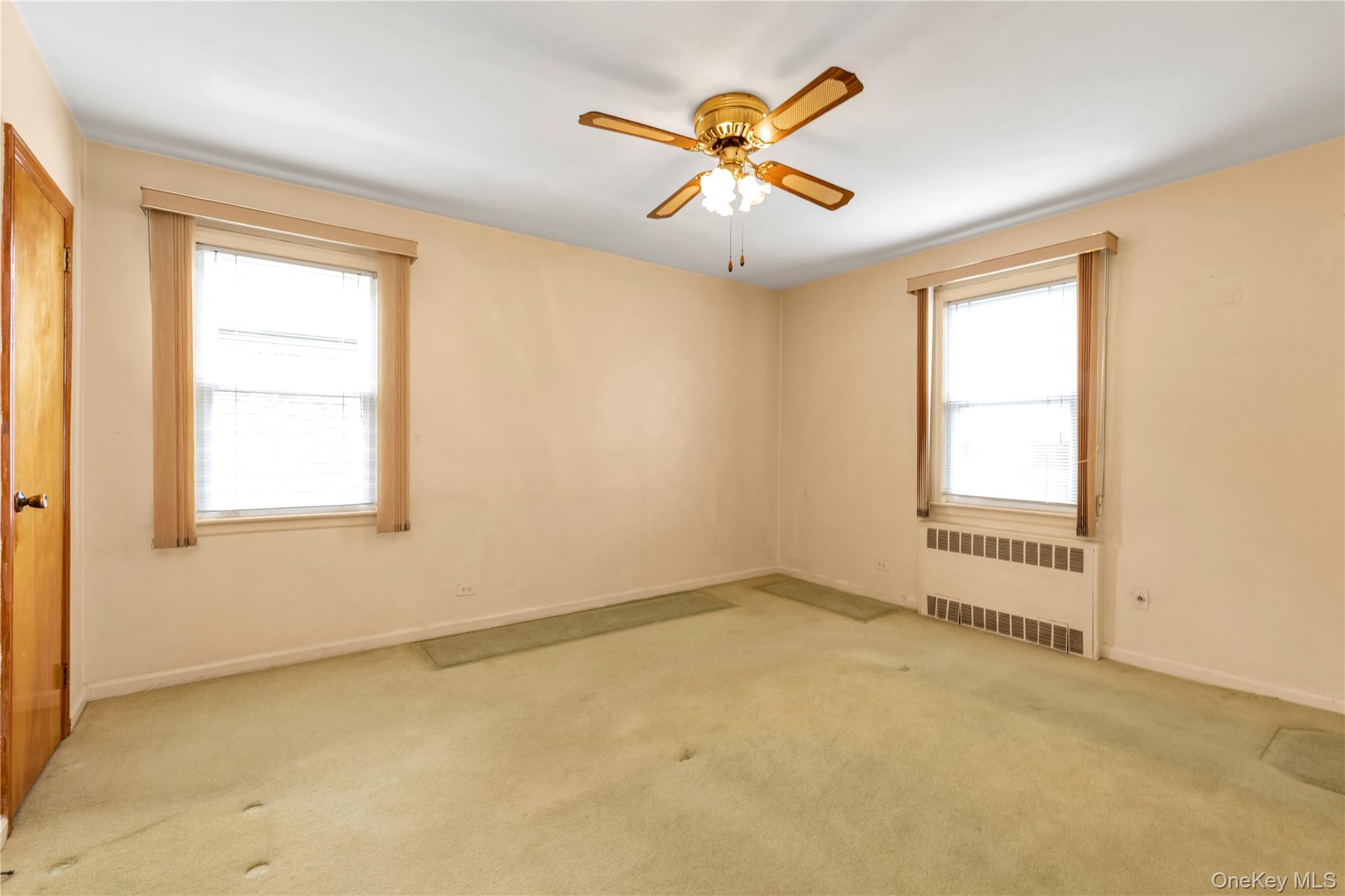 215 Sheridan Boulevard, Mineola, NY 11501