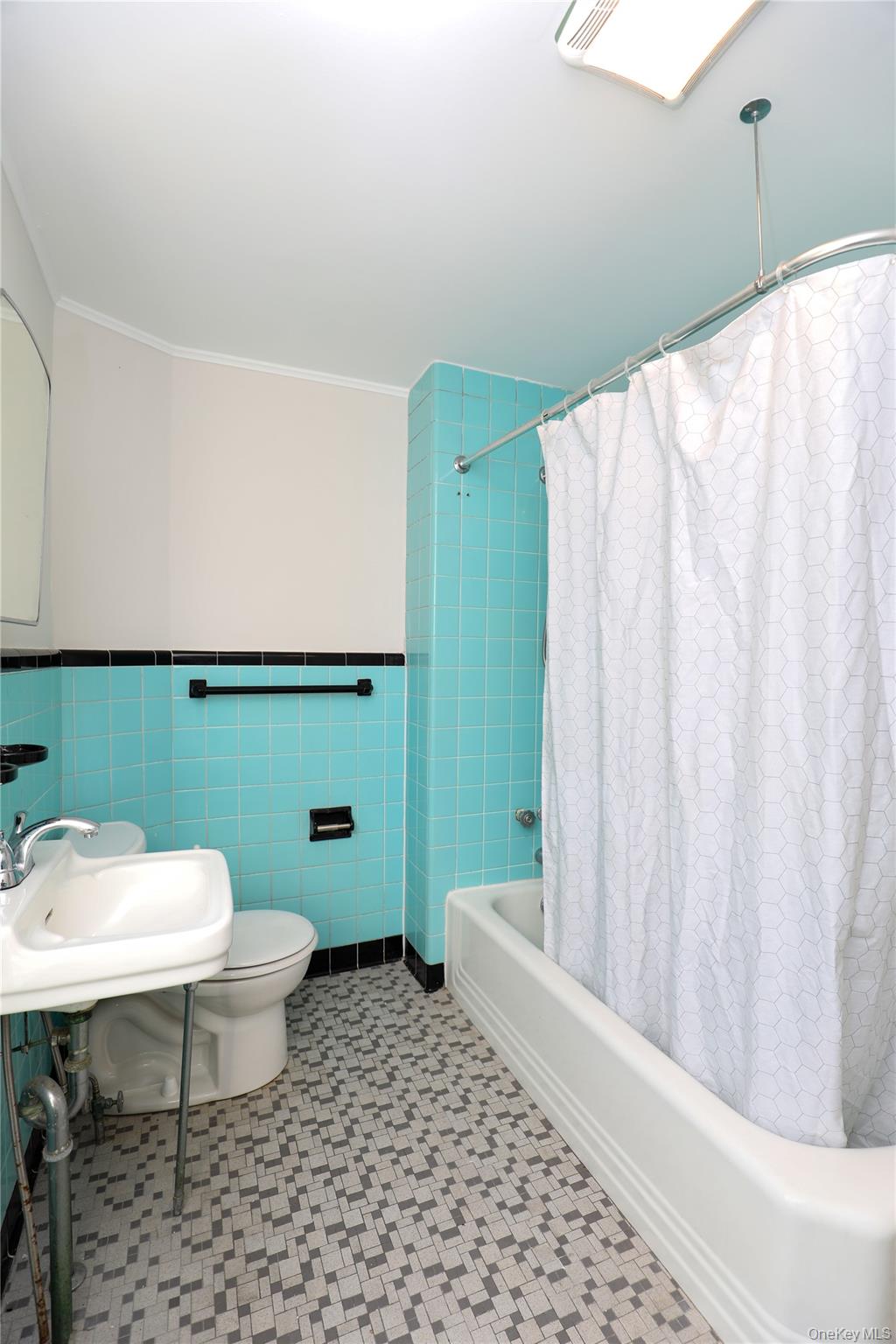 30 Pettit Avenue, Kingston, NY 12401