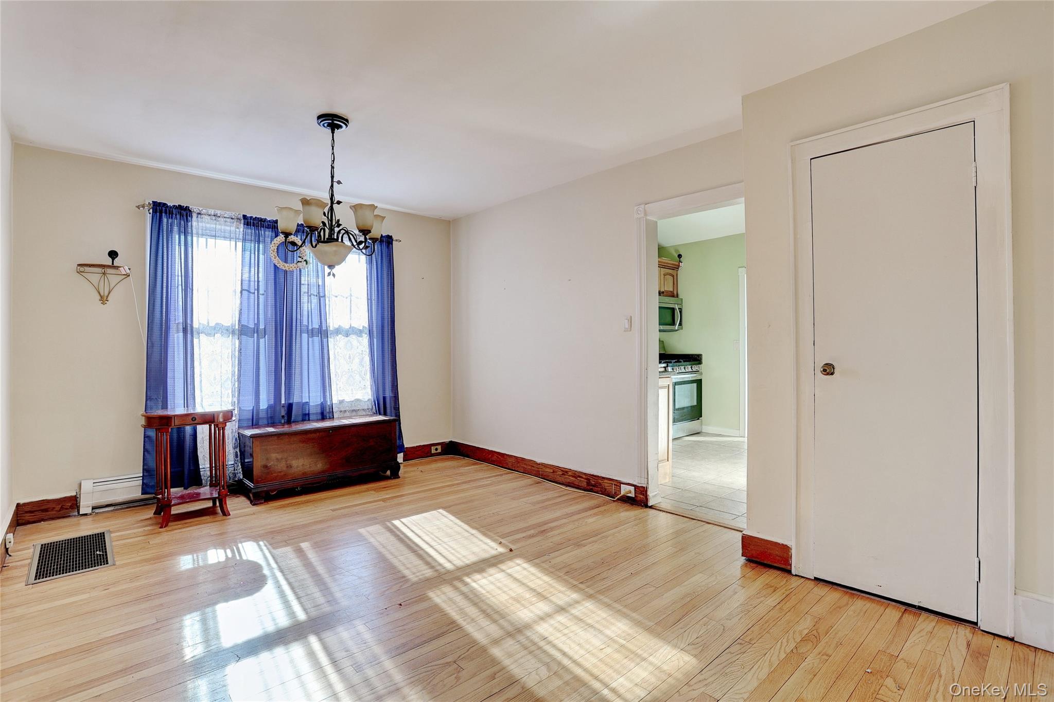 25 Rockland Terrace, Suffern, NY 10901