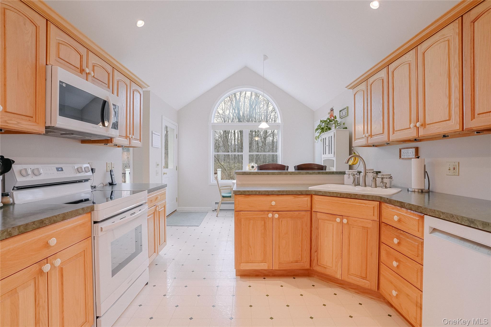 95 Ulster Avenue, Ulster Park, NY 12487