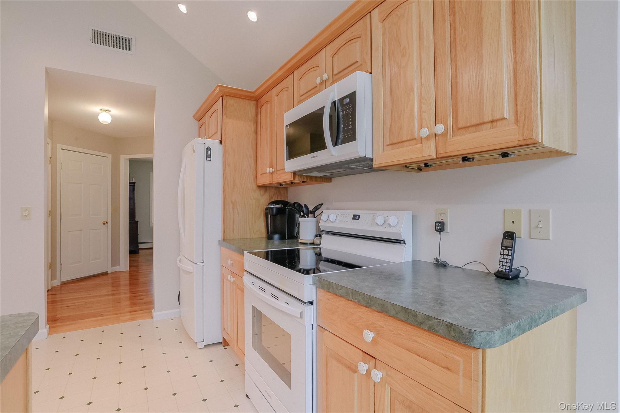 95 Ulster Avenue, Ulster Park, NY 12487